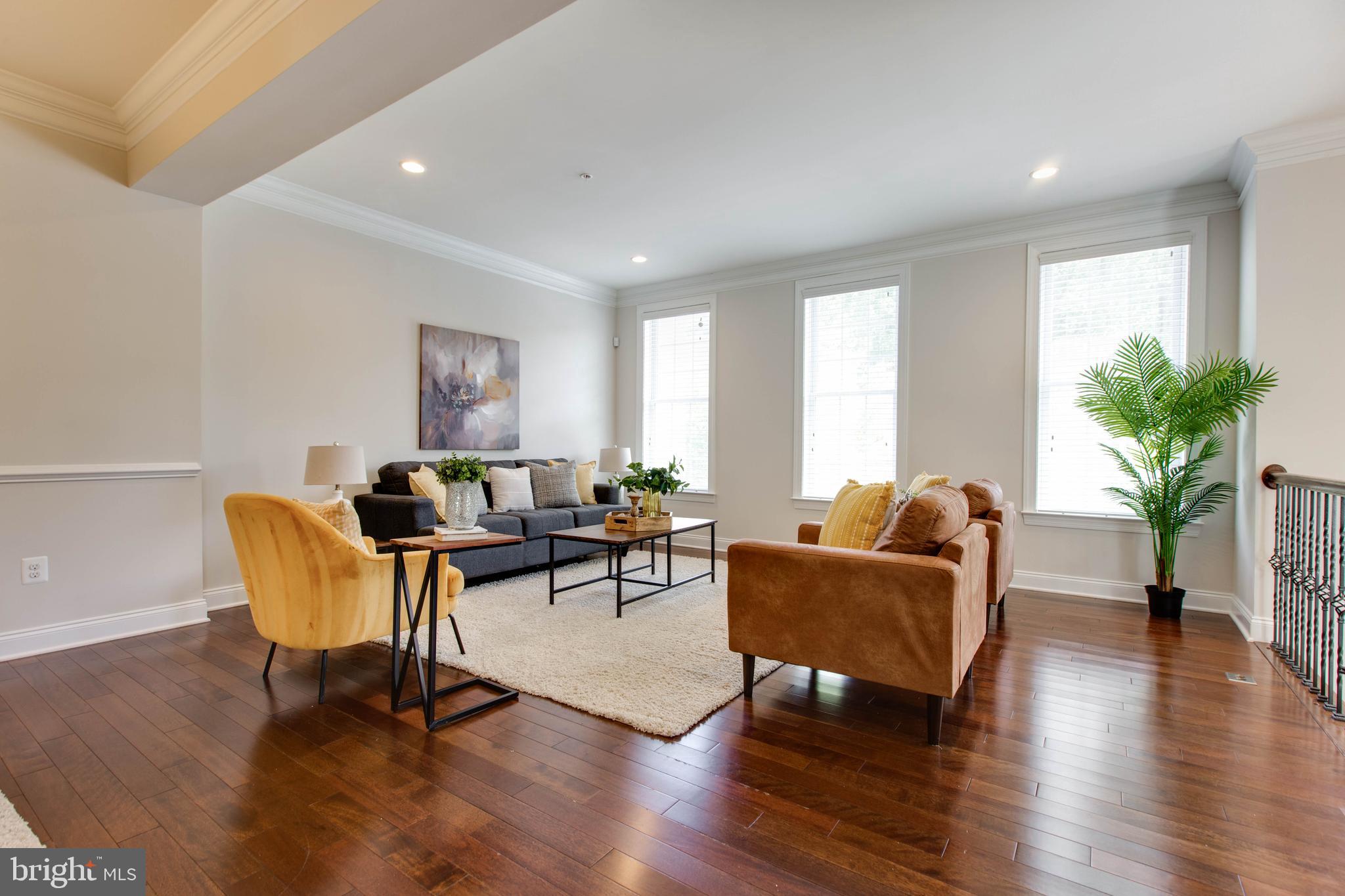 MIKLASZ PROPERTY - Residential