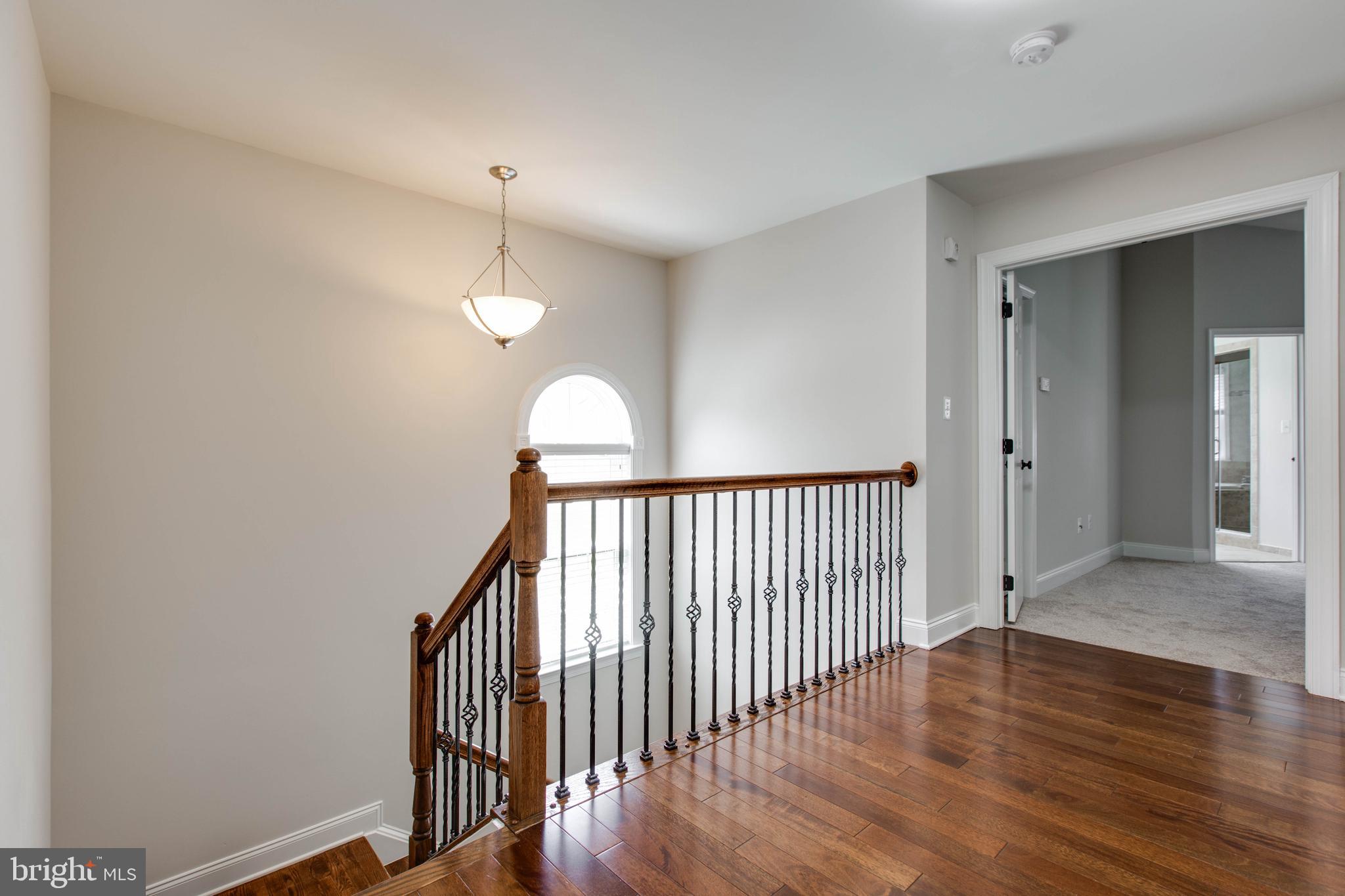 MIKLASZ PROPERTY - Residential