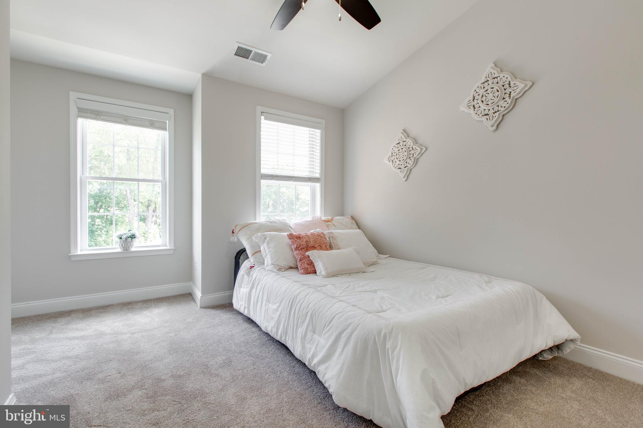 MIKLASZ PROPERTY - Residential