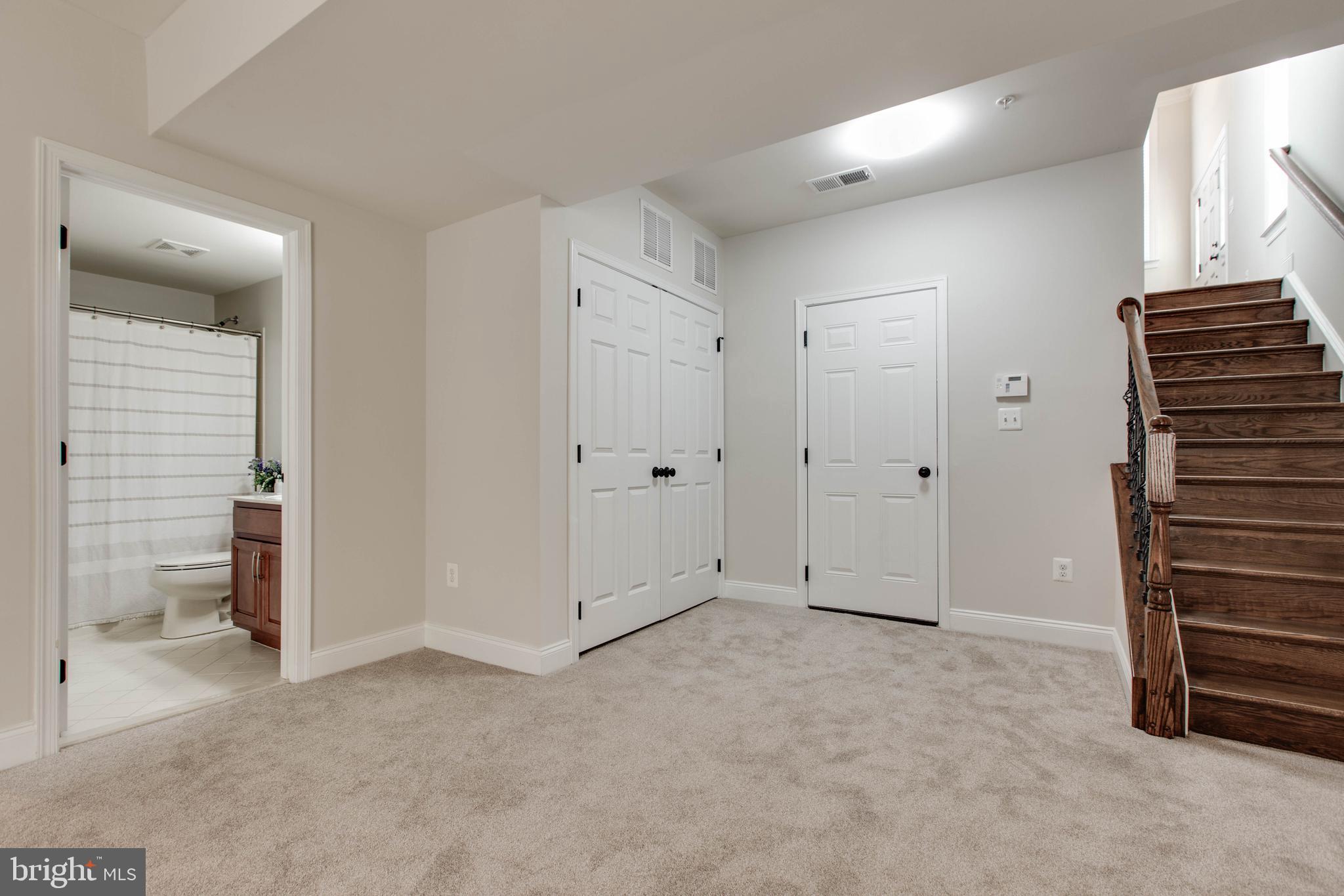 MIKLASZ PROPERTY - Residential