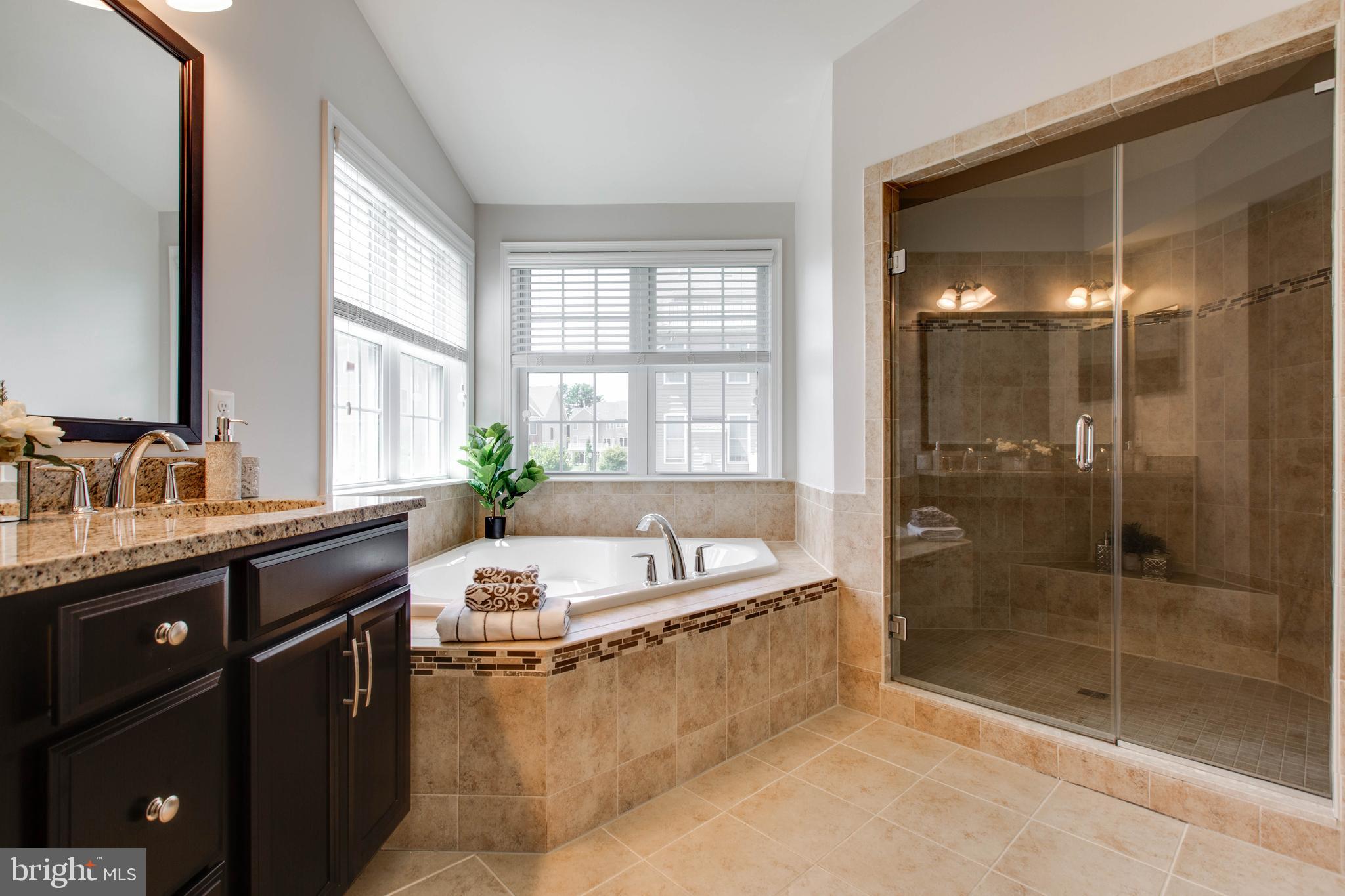 MIKLASZ PROPERTY - Residential