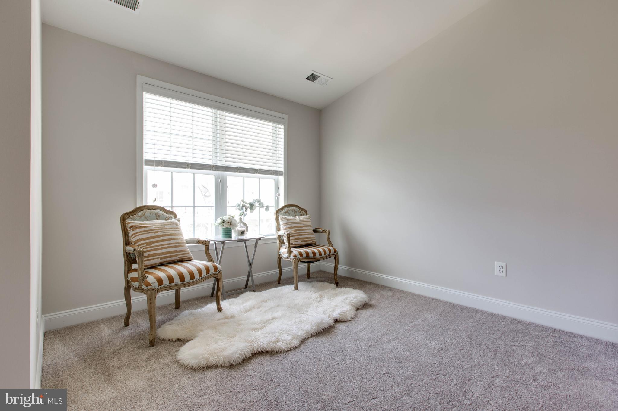 MIKLASZ PROPERTY - Residential