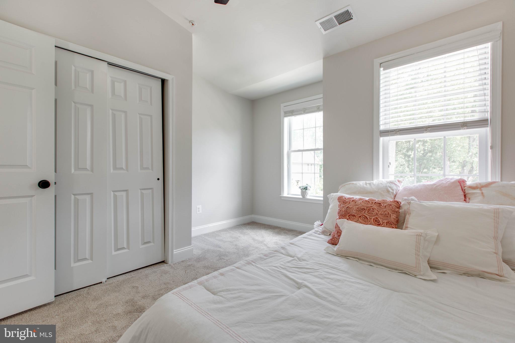 MIKLASZ PROPERTY - Residential