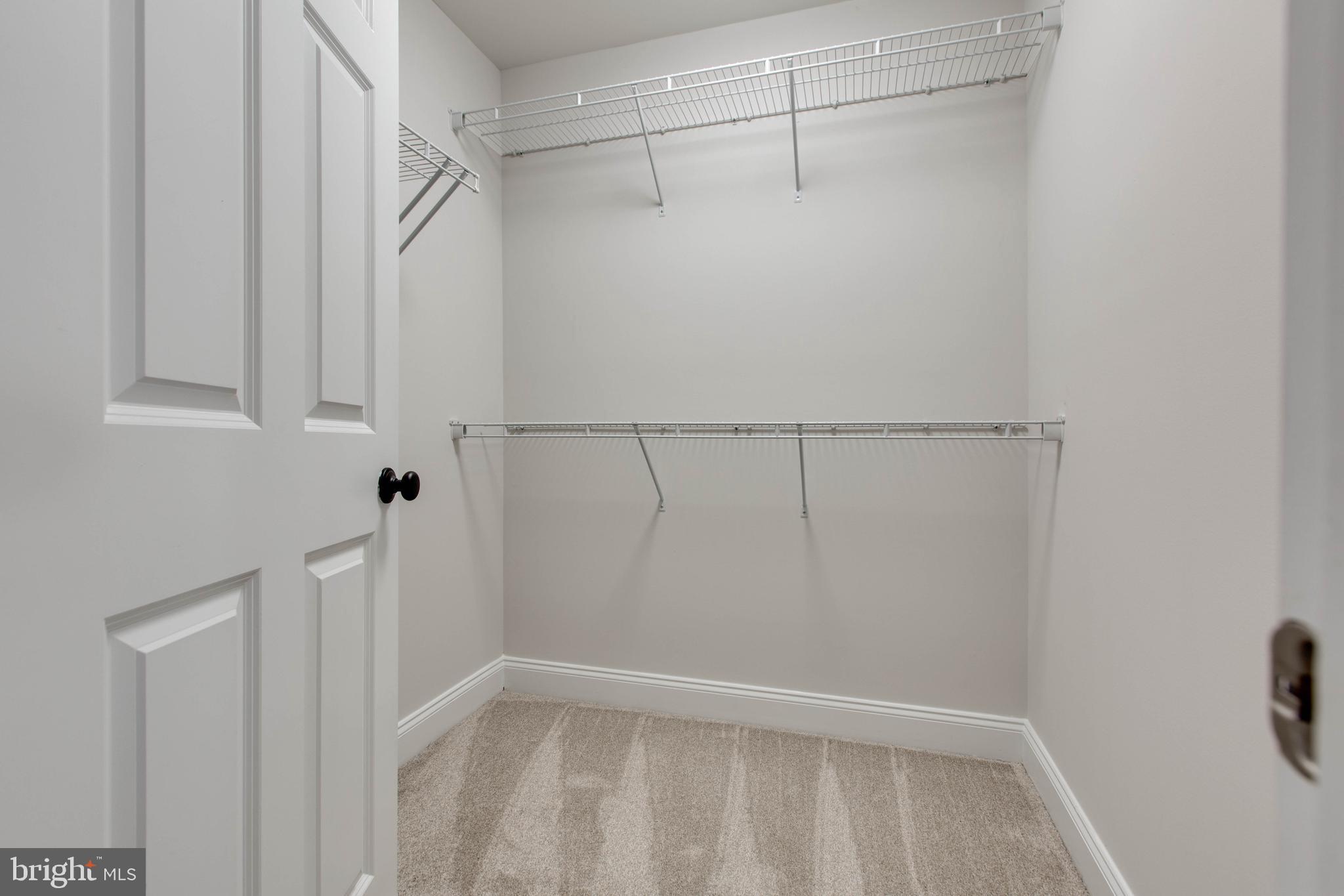 MIKLASZ PROPERTY - Residential