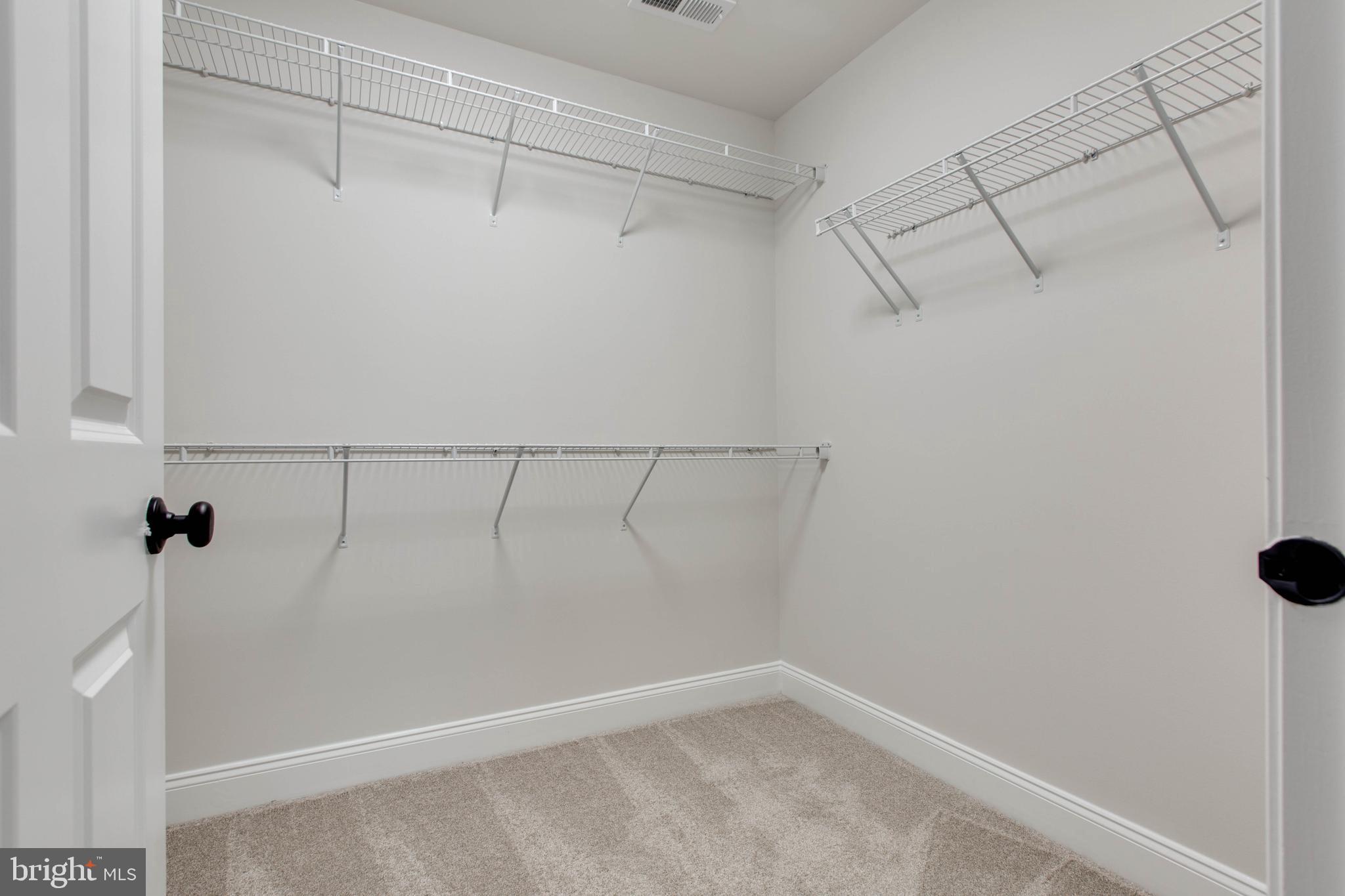 MIKLASZ PROPERTY - Residential