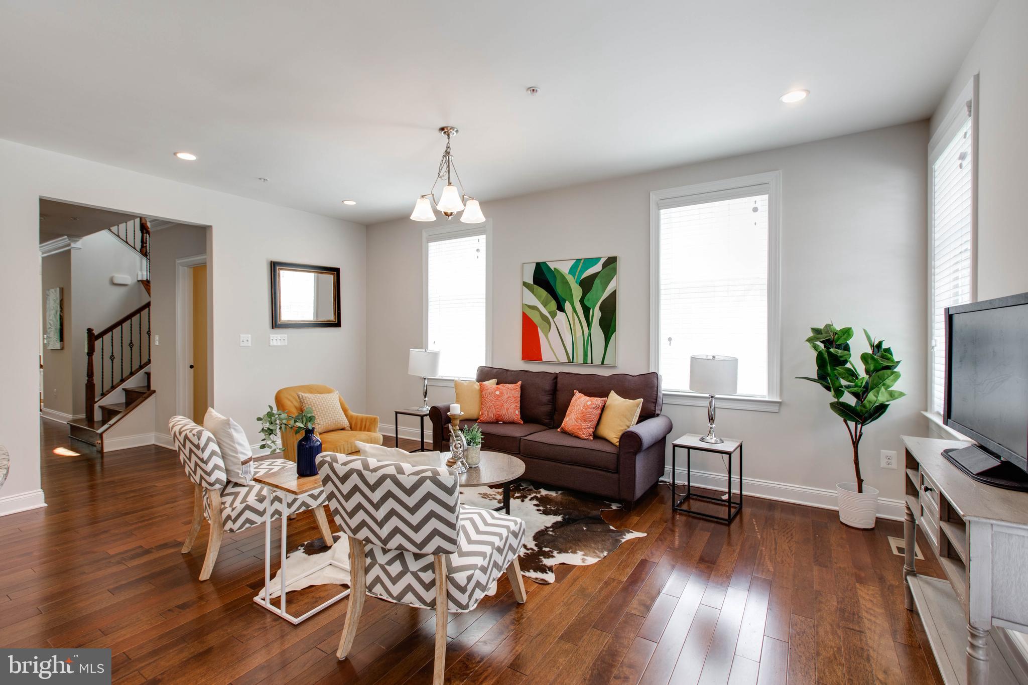 MIKLASZ PROPERTY - Residential