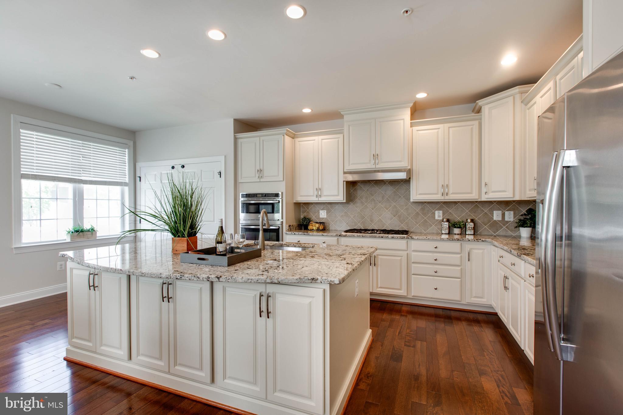 MIKLASZ PROPERTY - Residential