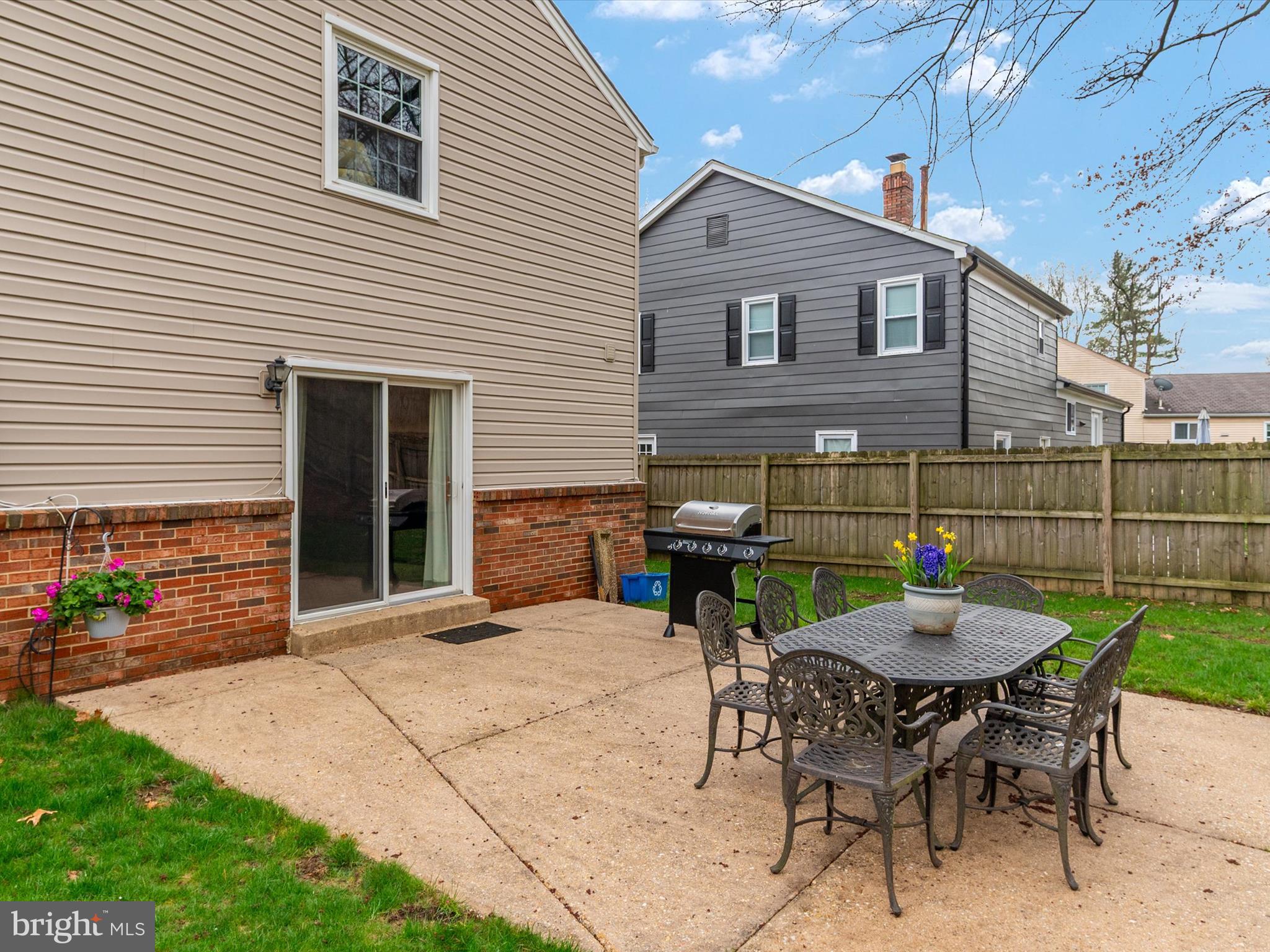 LAUREL - Residential