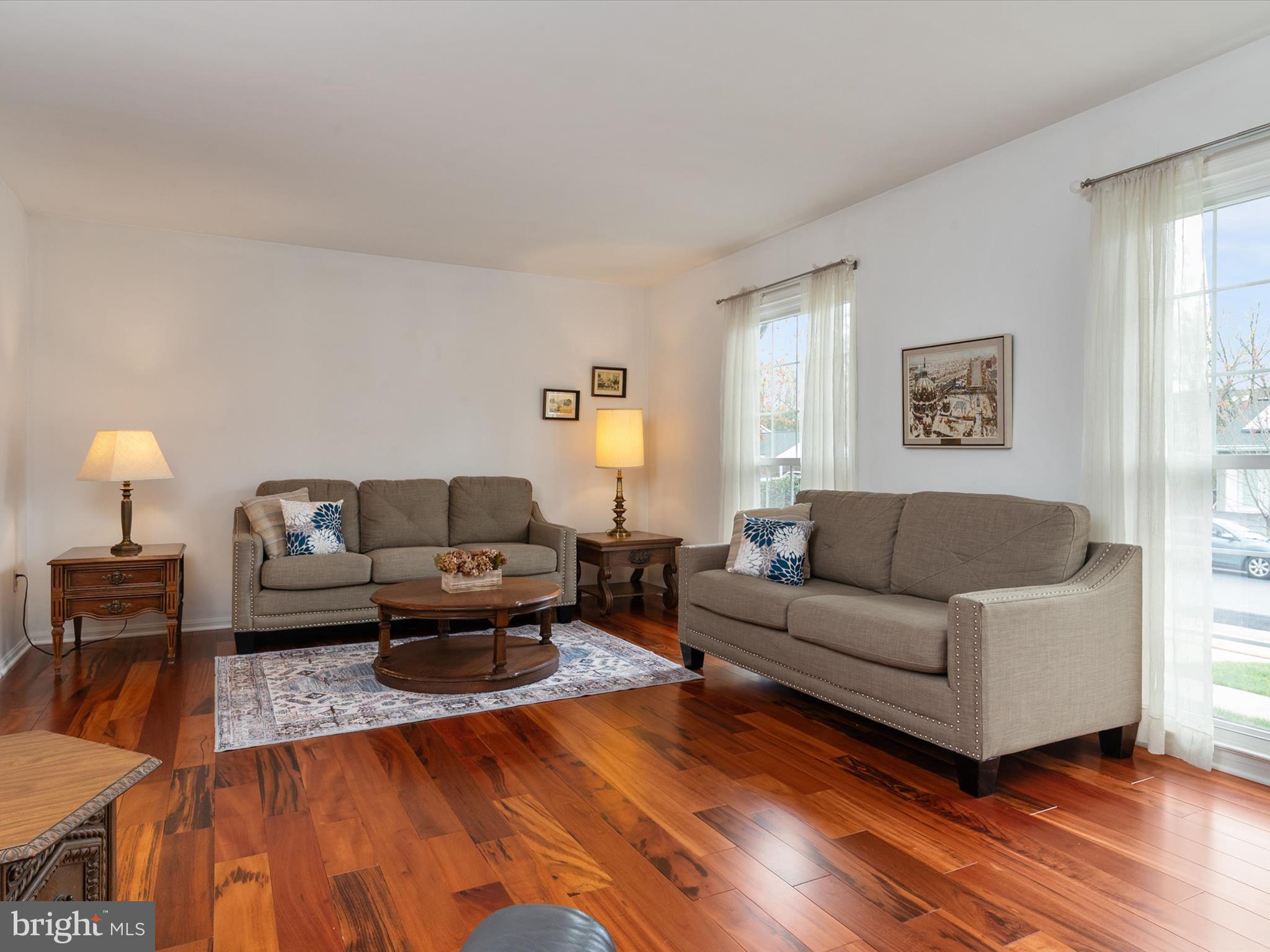 LAUREL - Residential