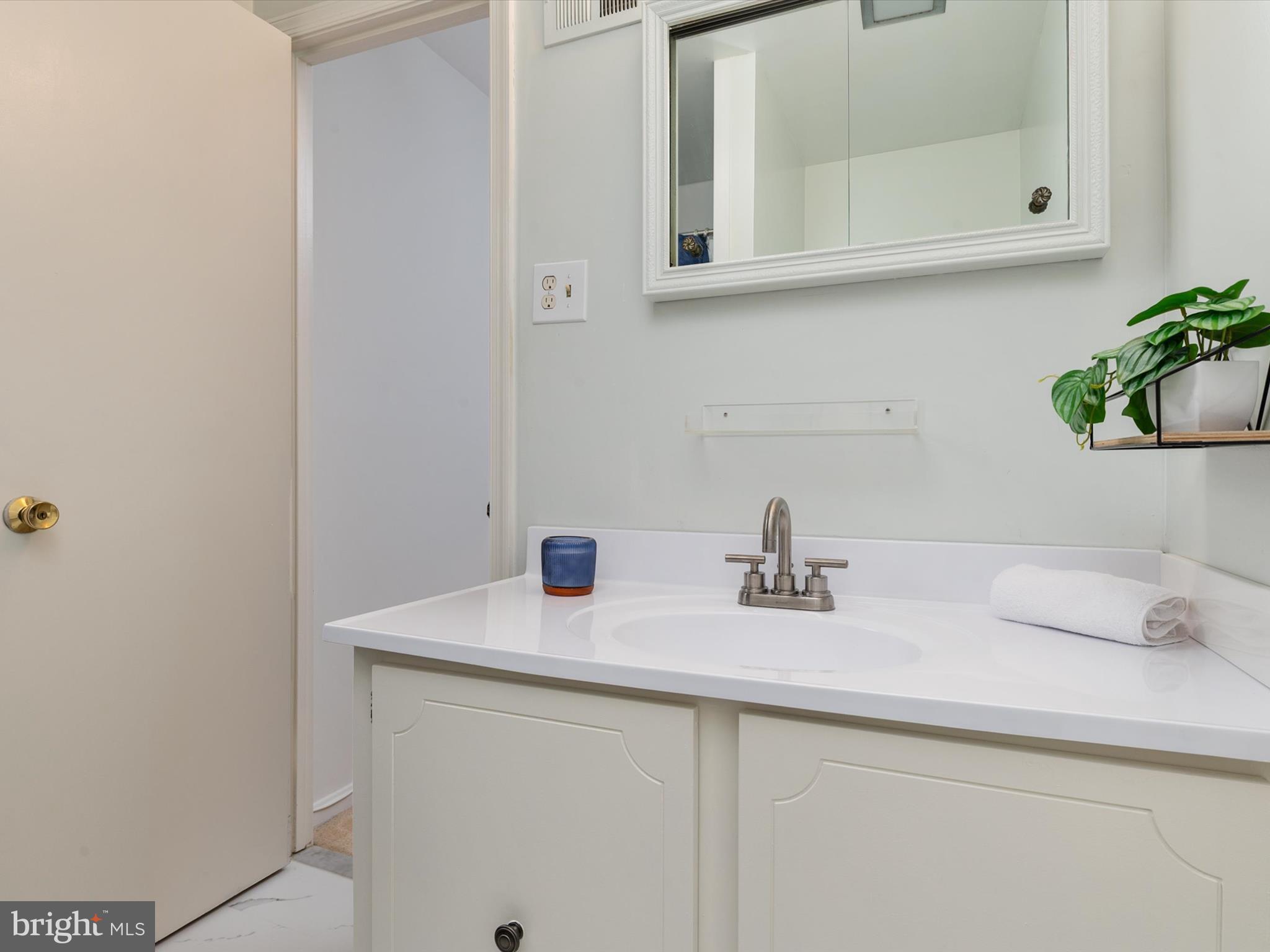 LAUREL - Residential