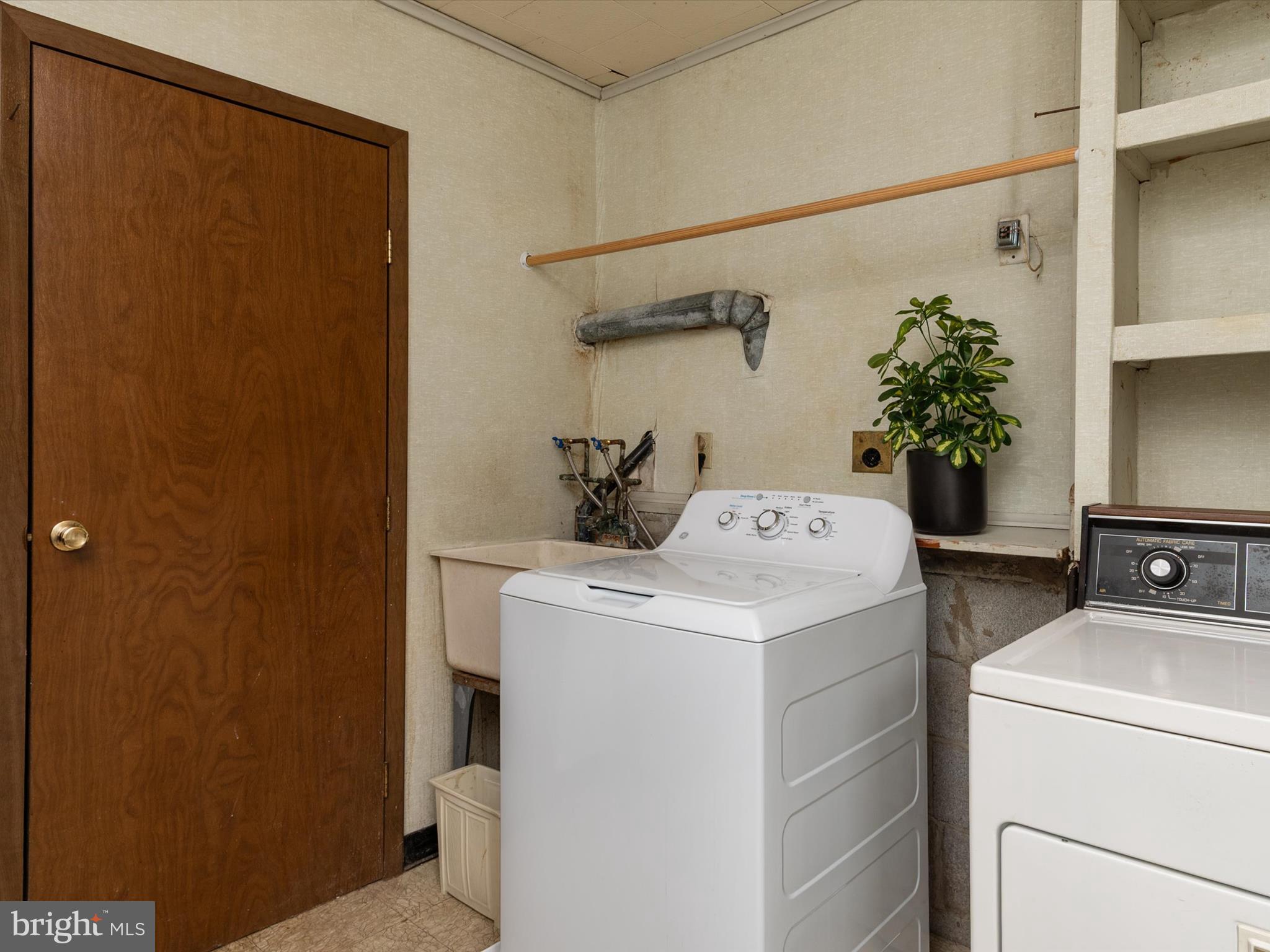 LAUREL - Residential