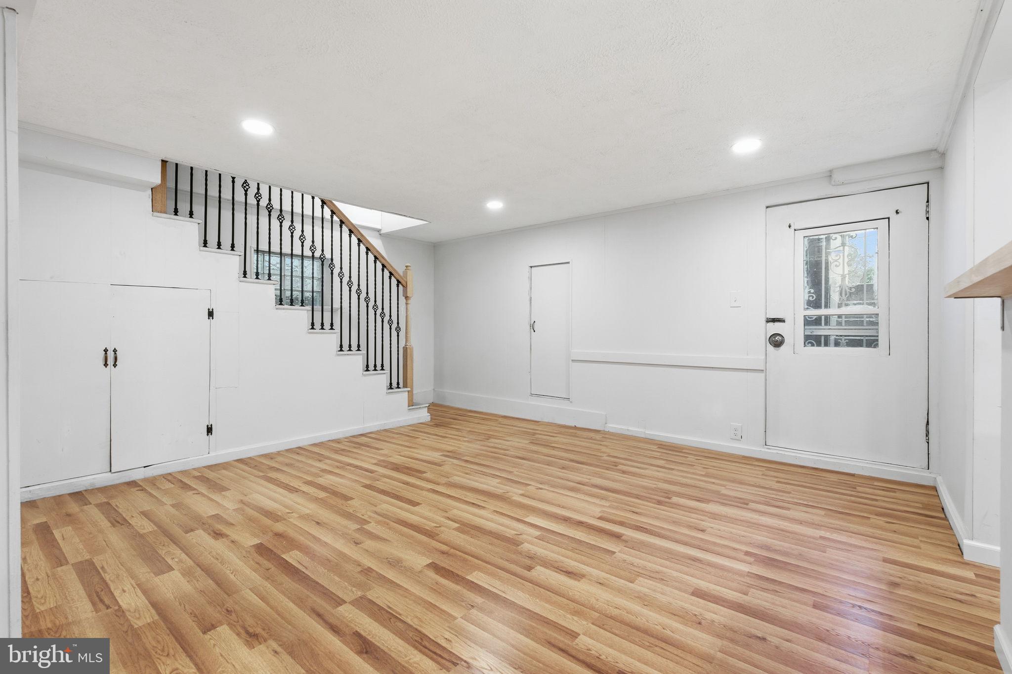 BAUERNSCHMIDT MANOR - Residential Lease