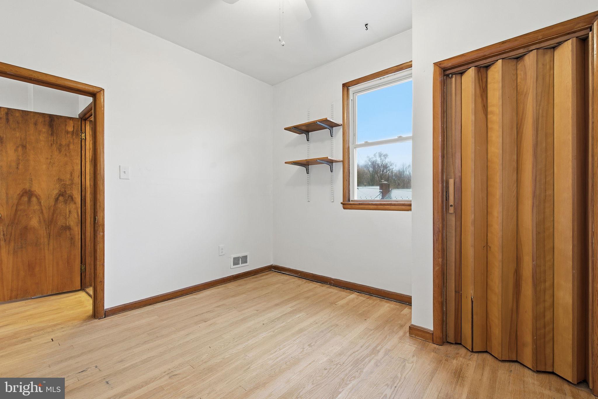 BAUERNSCHMIDT MANOR - Residential Lease