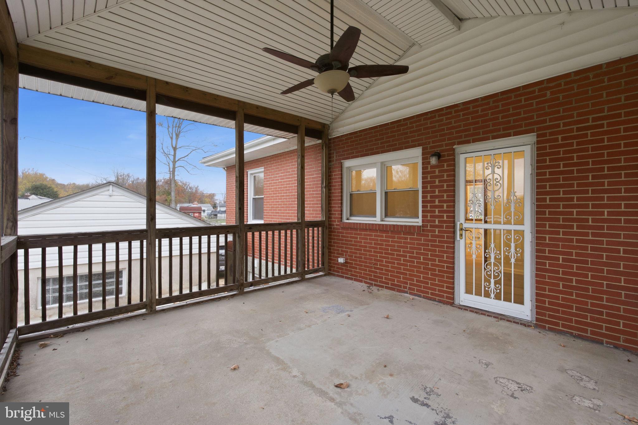 BAUERNSCHMIDT MANOR - Residential Lease