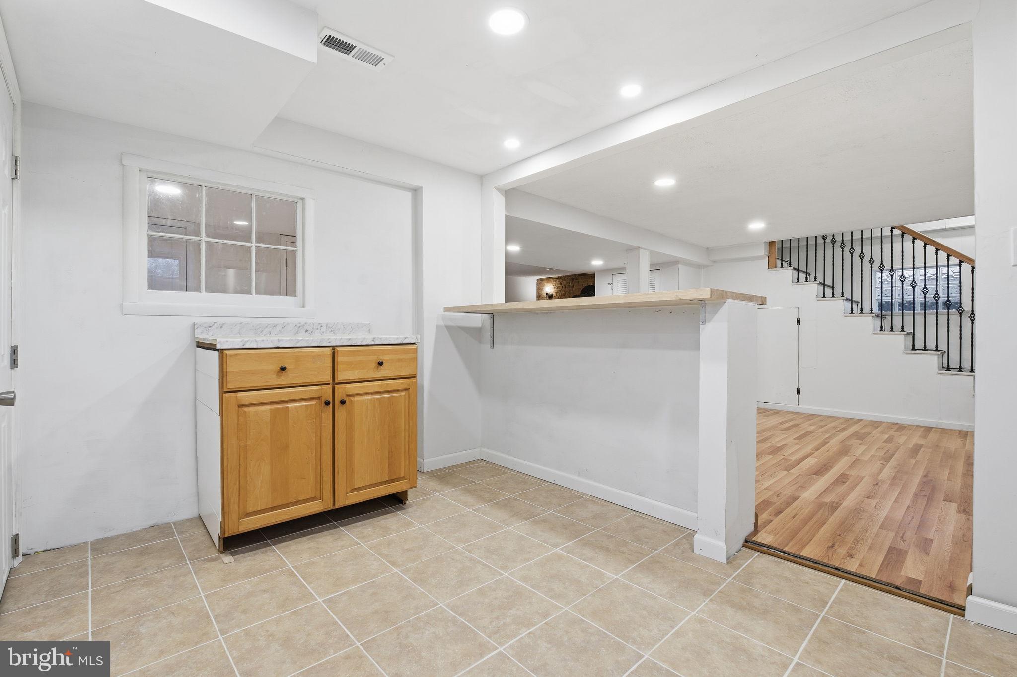 BAUERNSCHMIDT MANOR - Residential Lease