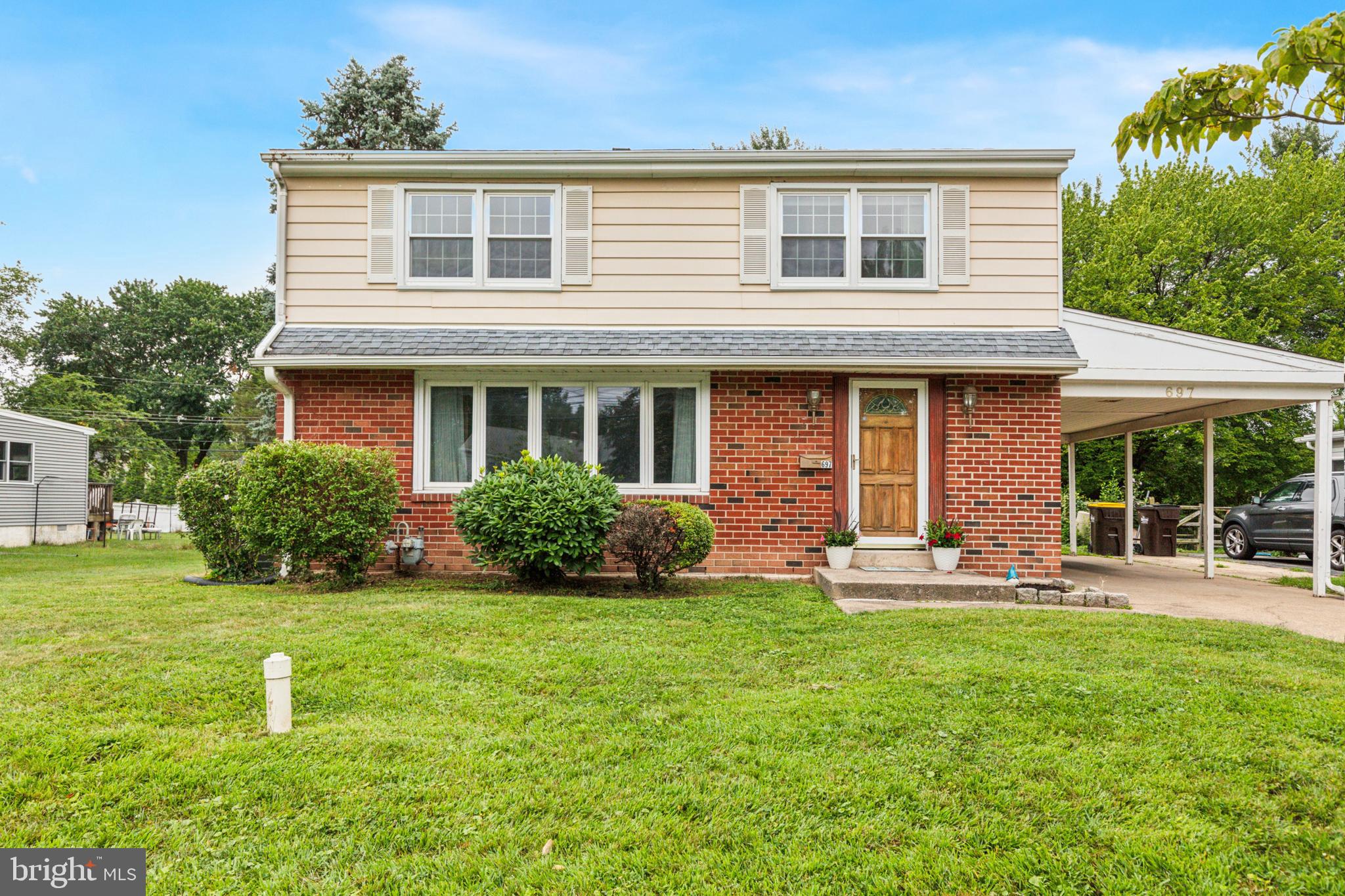 697 N HENDERSON ROAD