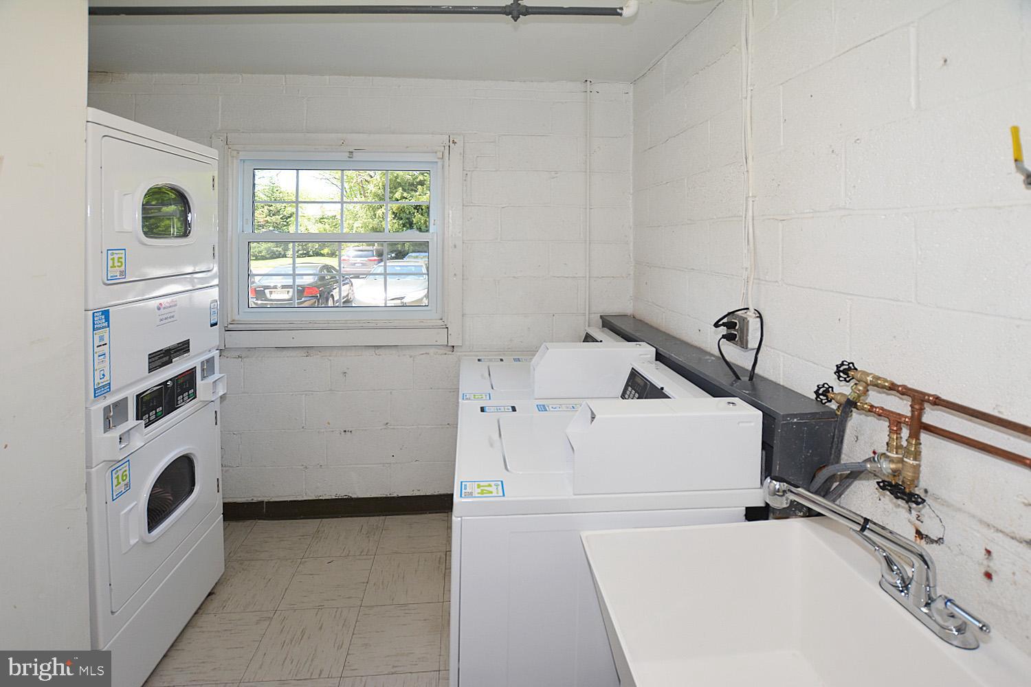 LYNDHURST - Residential