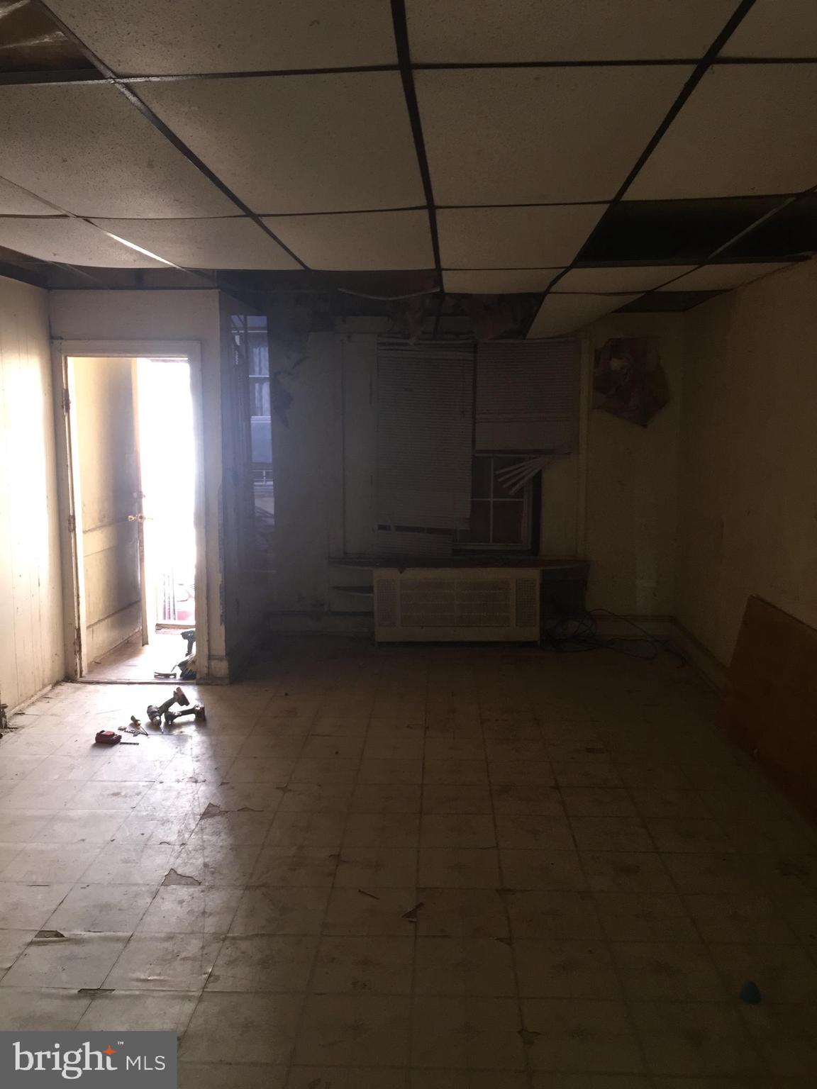 810 E WILLARD STREET