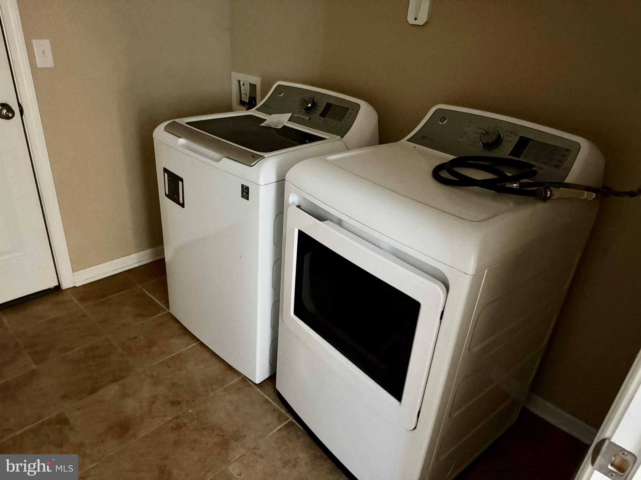 WOODLAND MANOR - Residential