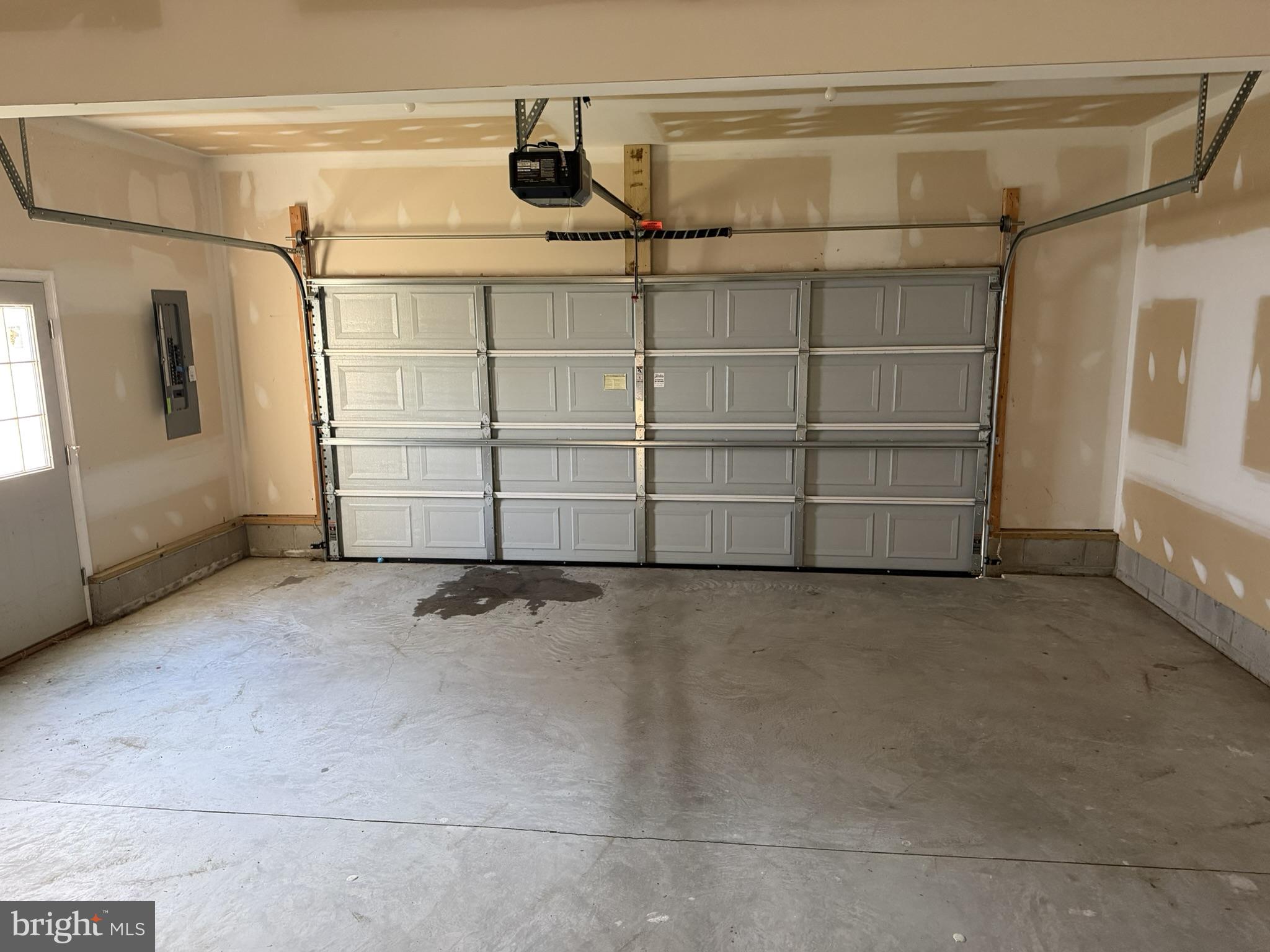 WOODLAND MANOR - Residential