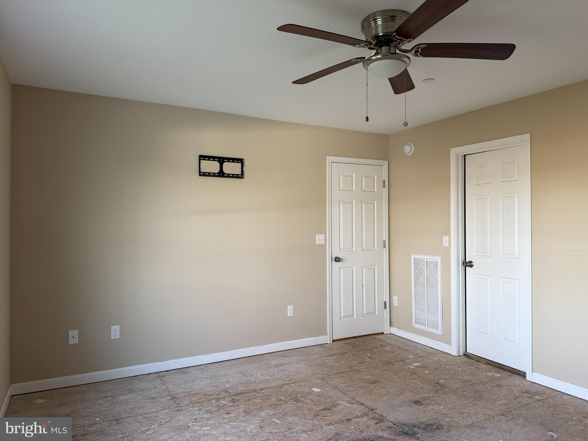 WOODLAND MANOR - Residential