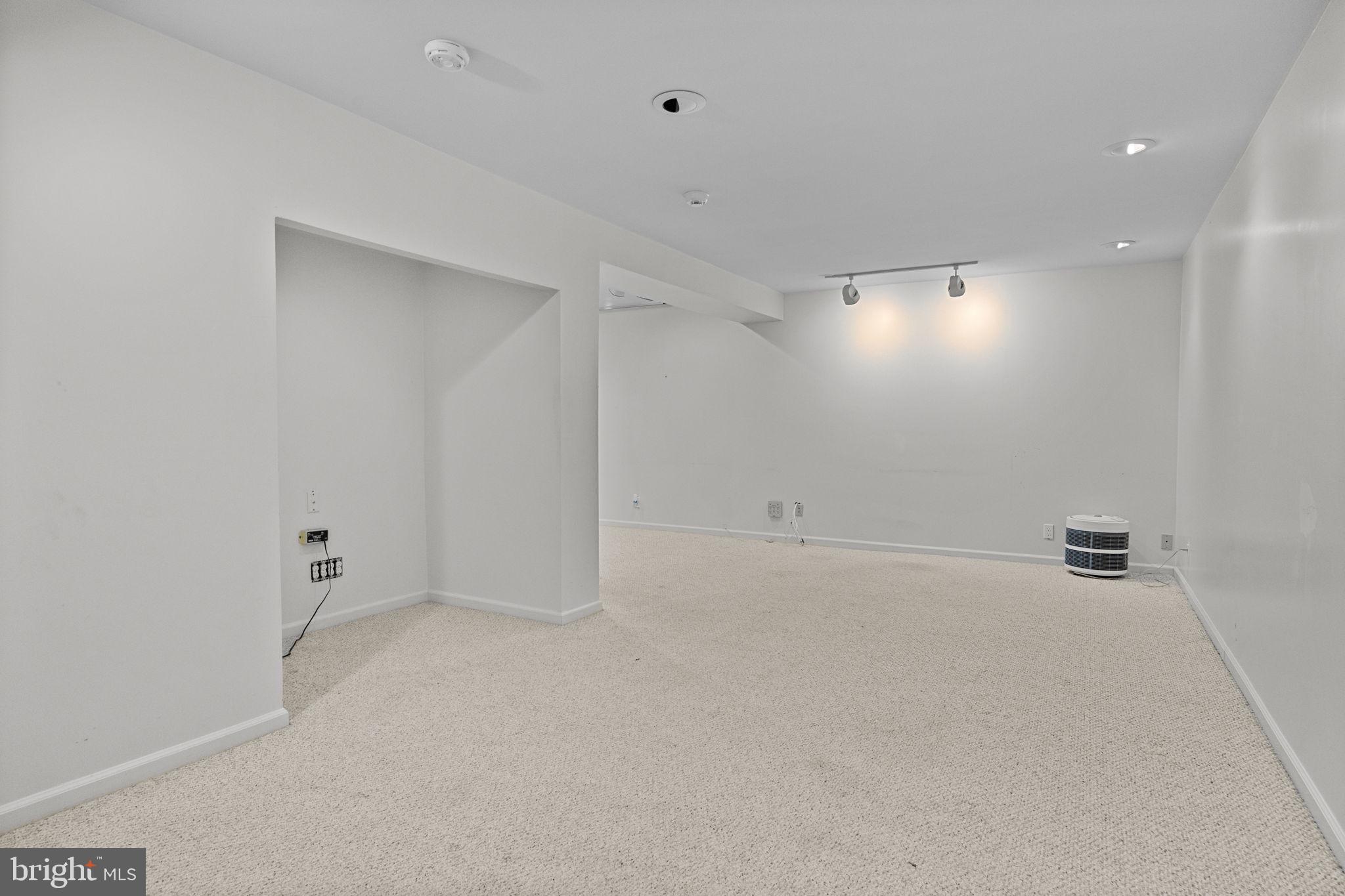 STONY HILL HOMES - Residential