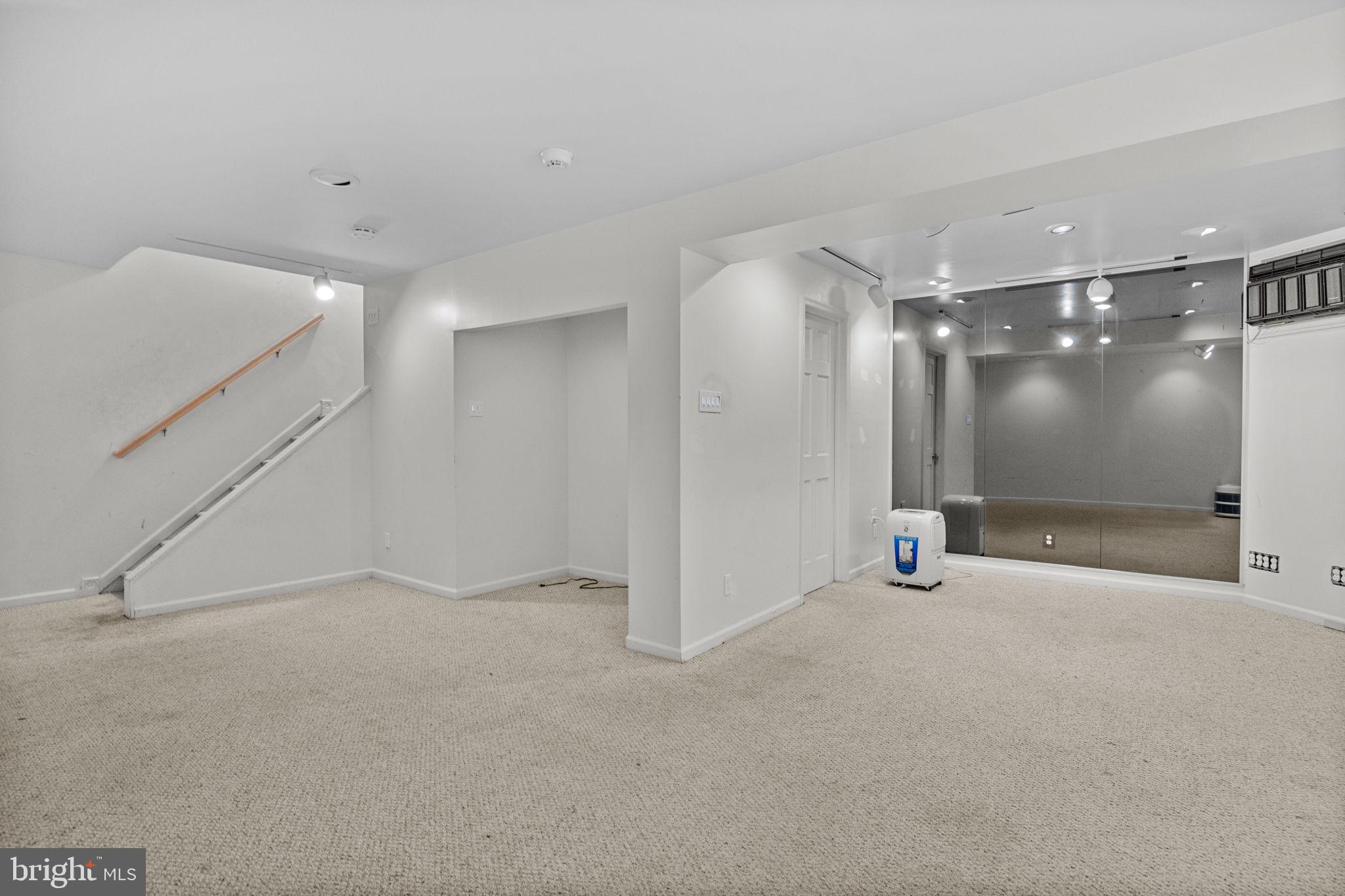 STONY HILL HOMES - Residential