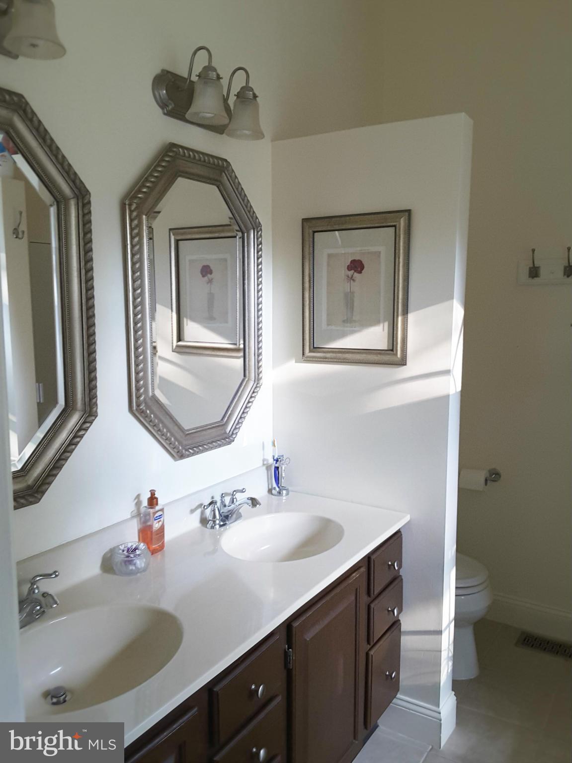 TEMPLE HILLS - Residential