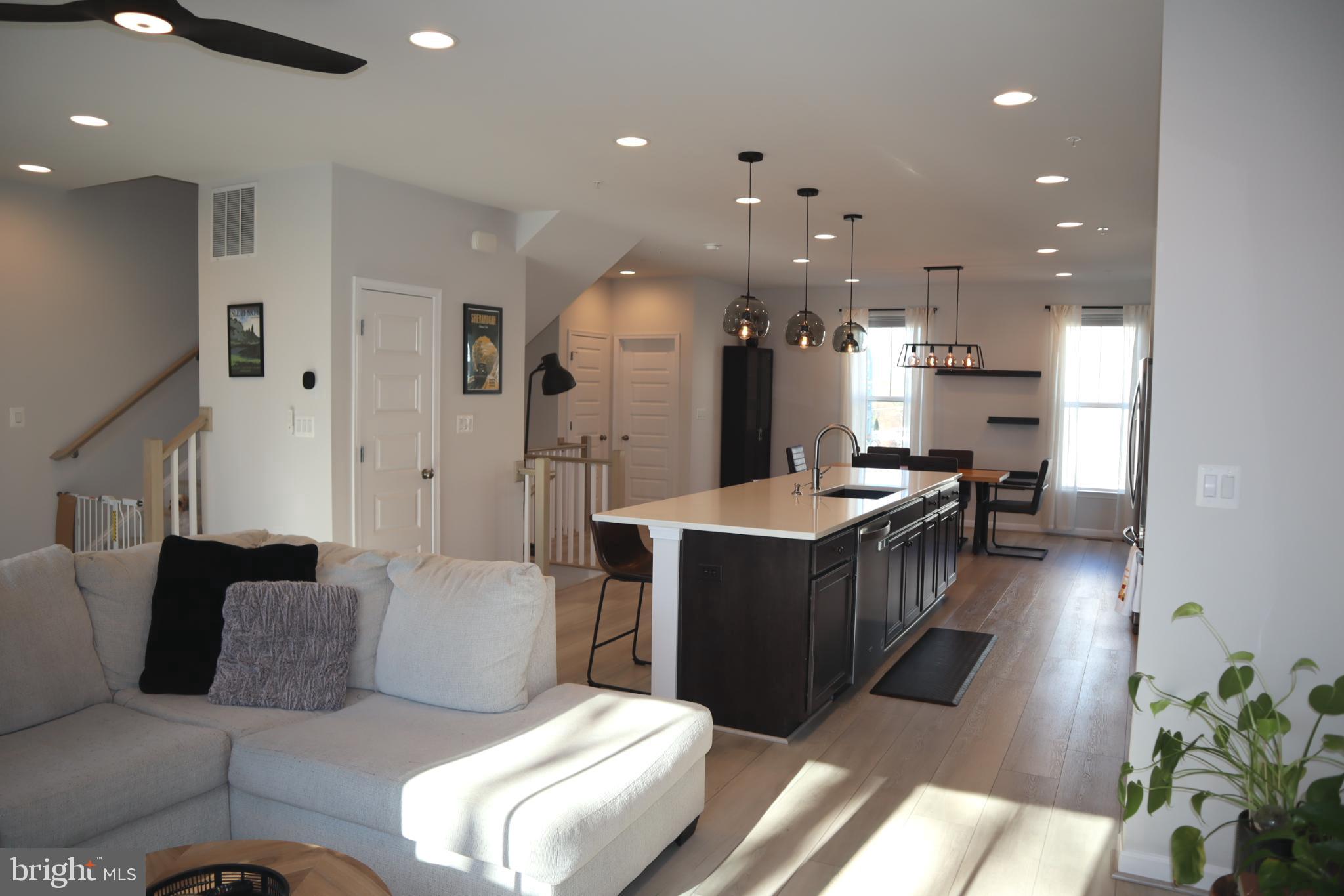 WATSONS GLEN - Residential Lease