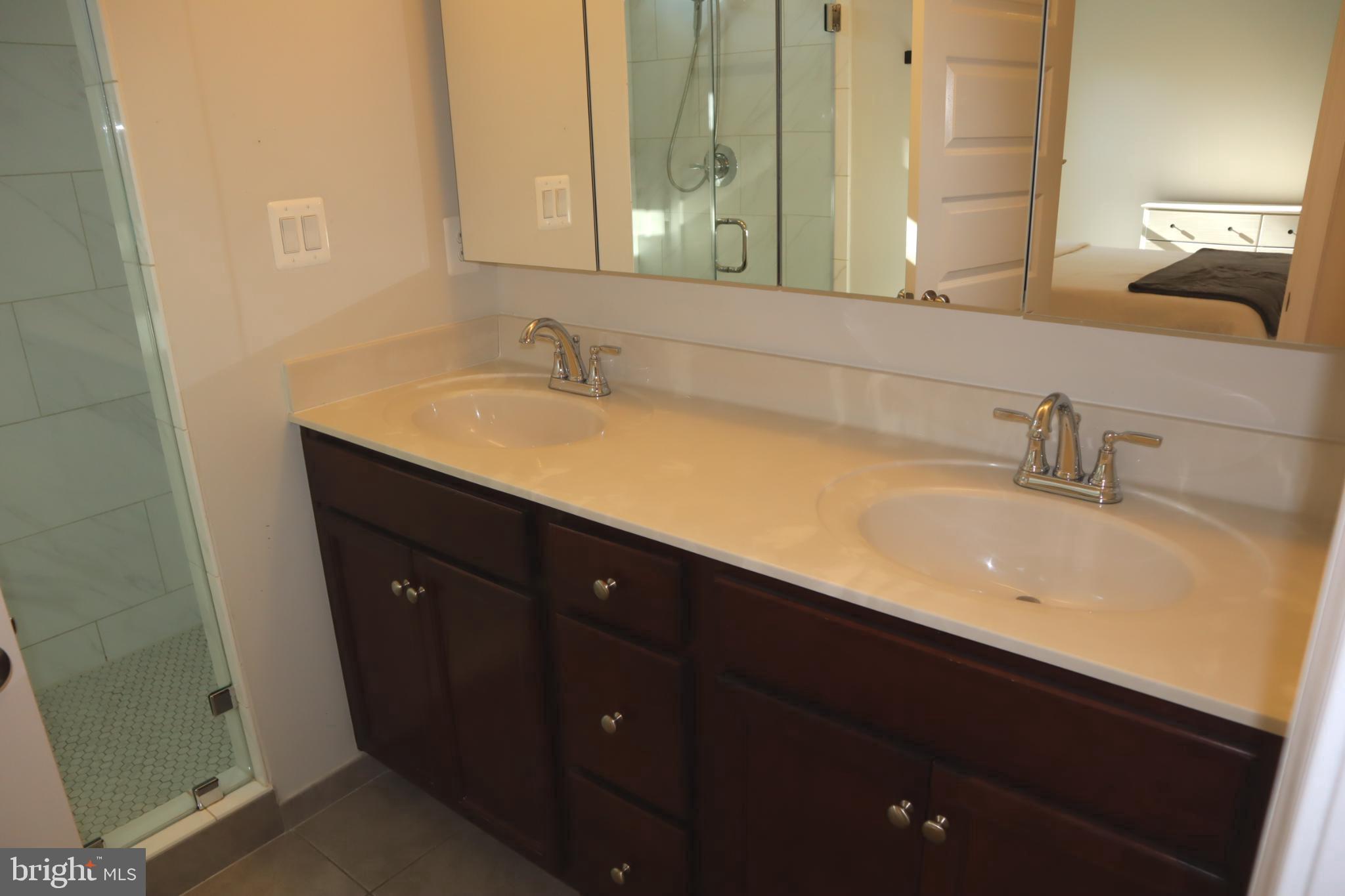 WATSONS GLEN - Residential Lease