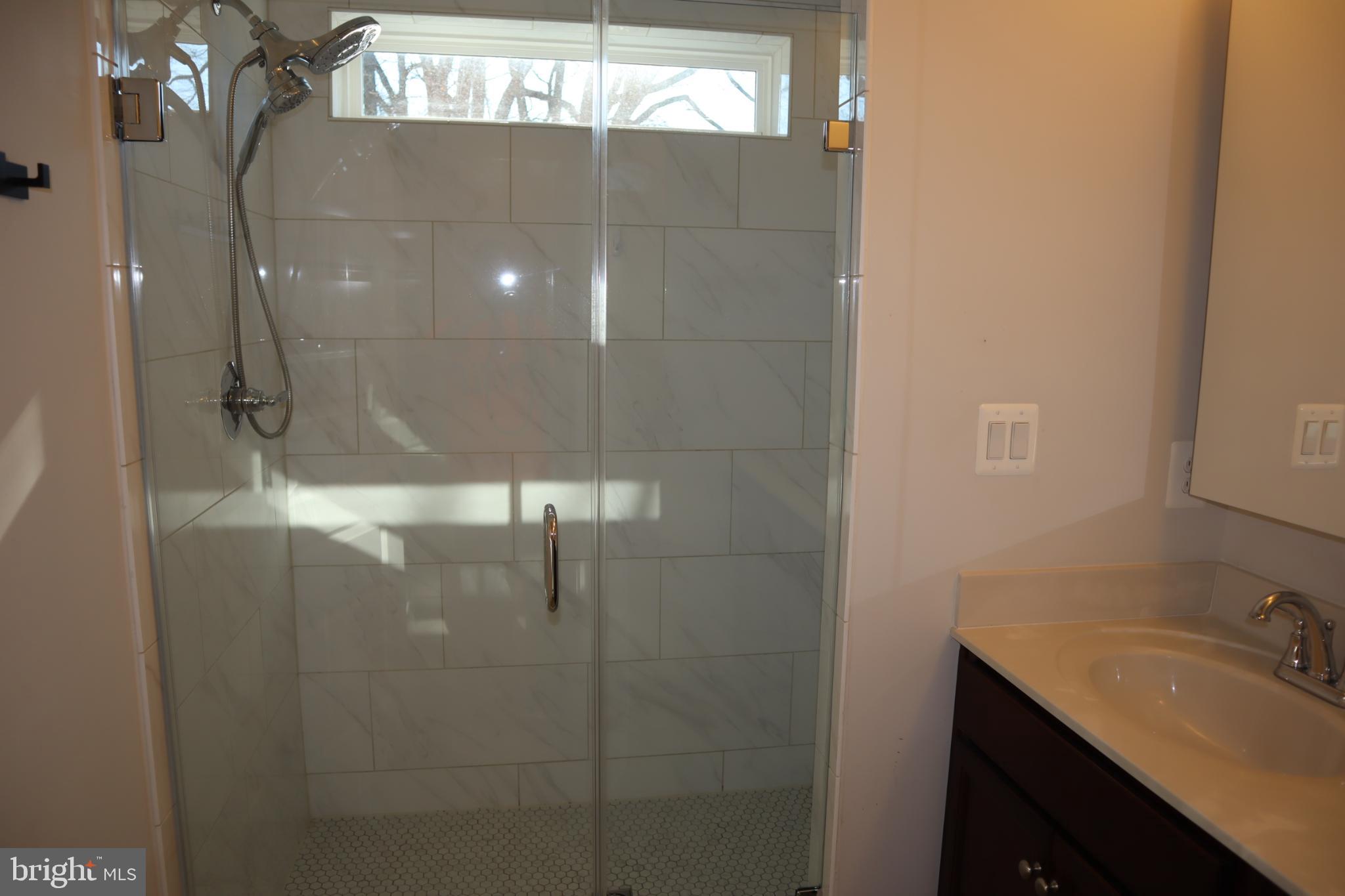 WATSONS GLEN - Residential Lease