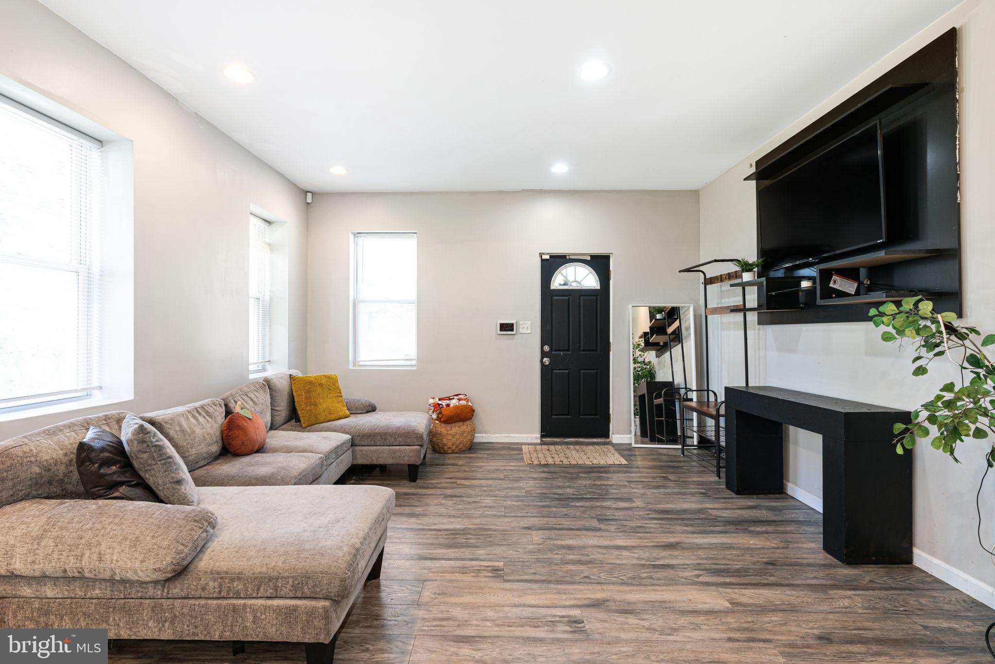 WEST OAK LANE - Residential