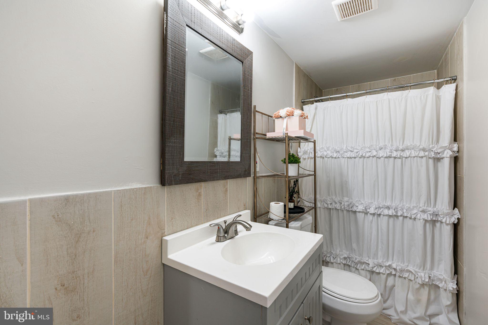 WEST OAK LANE - Residential