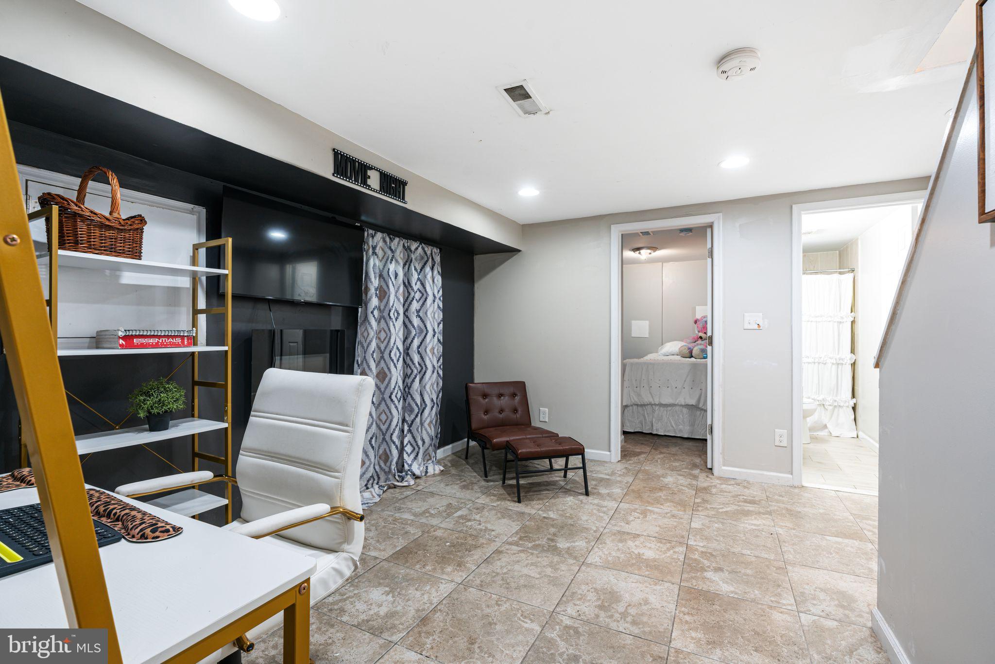 WEST OAK LANE - Residential