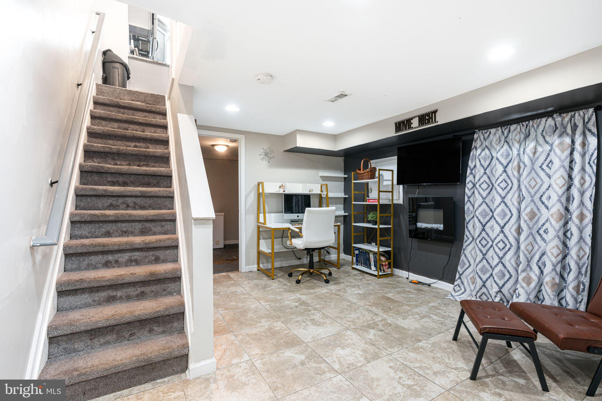 WEST OAK LANE - Residential