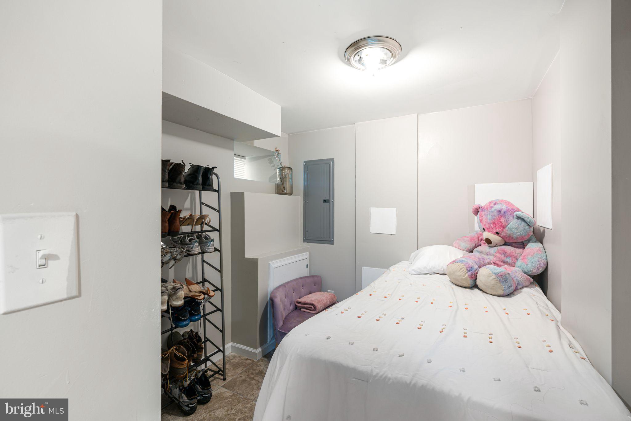 WEST OAK LANE - Residential