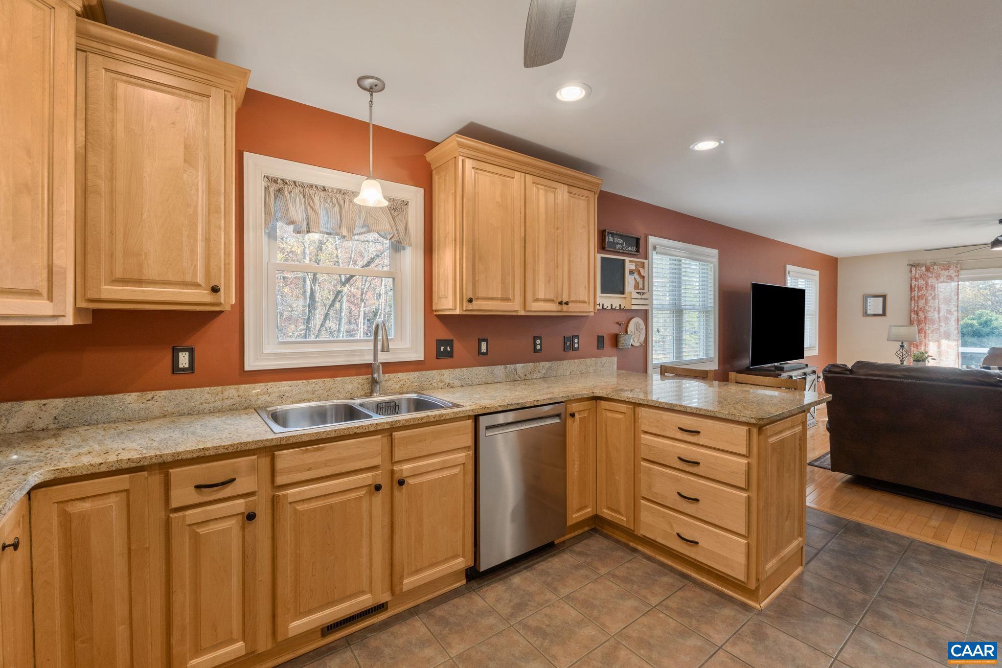 LAKE MONTICELLO - Residential