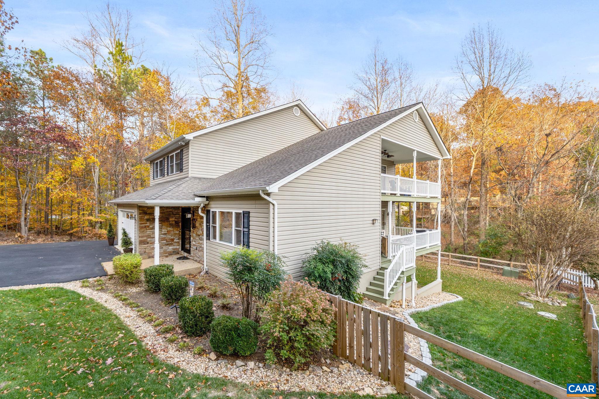 LAKE MONTICELLO - Residential