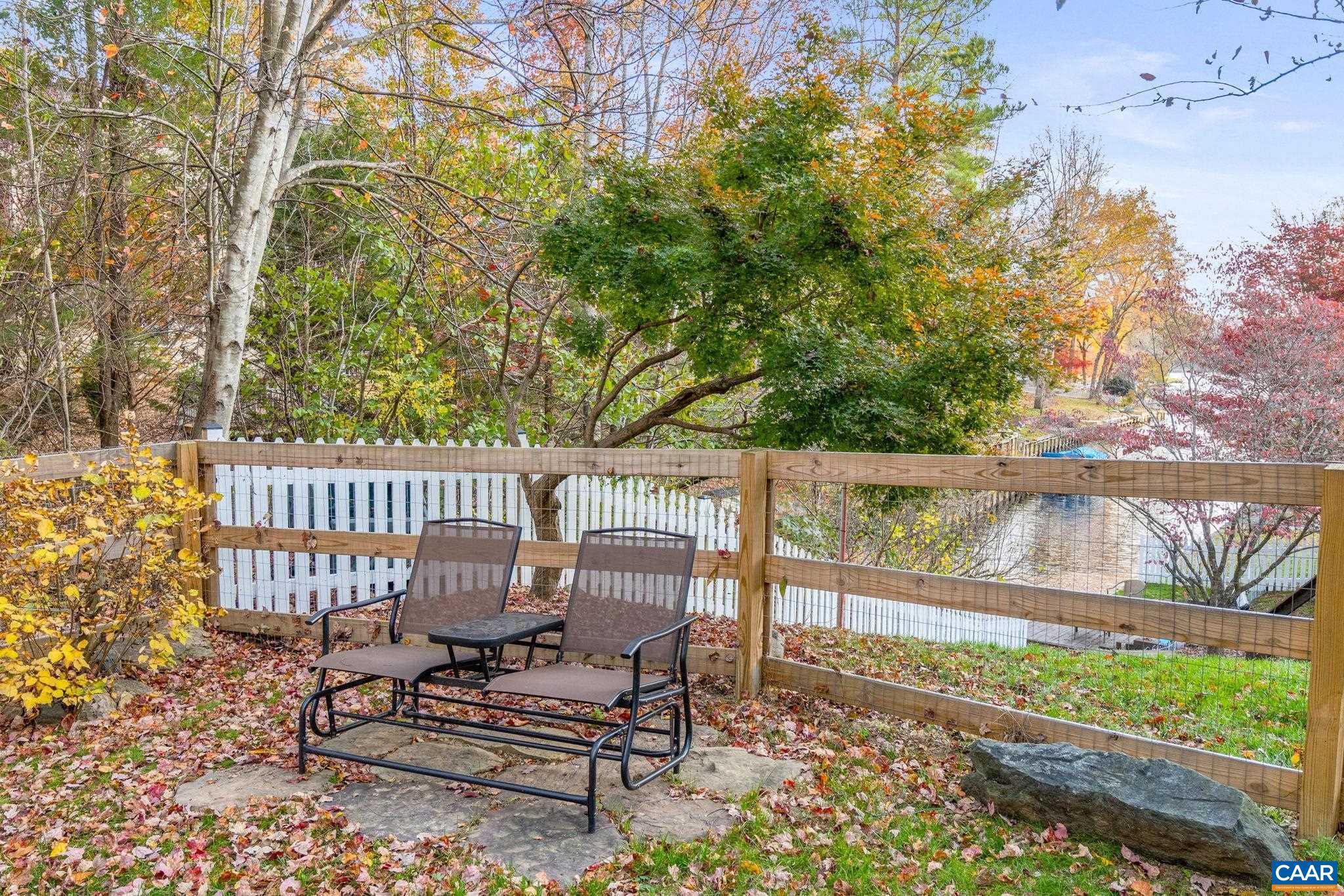 LAKE MONTICELLO - Residential