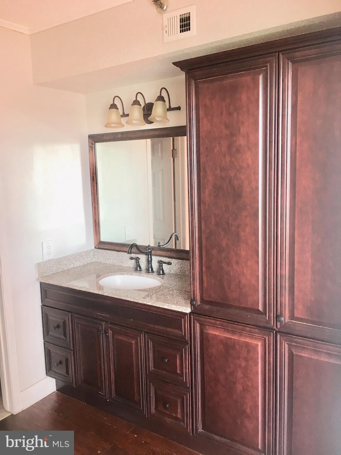 SKYLINE HOUSE - Residential Lease