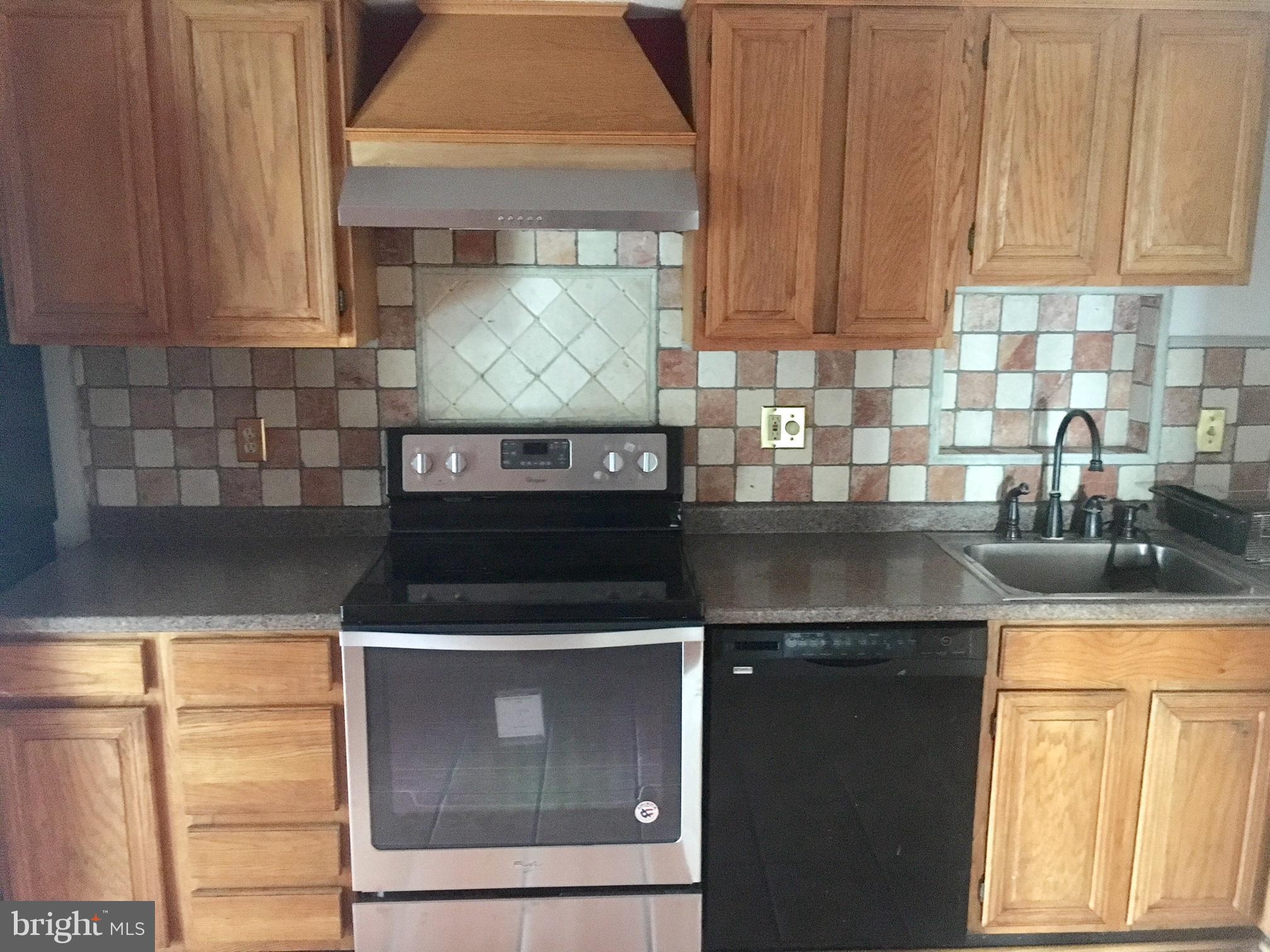 SKYLINE HOUSE - Residential Lease