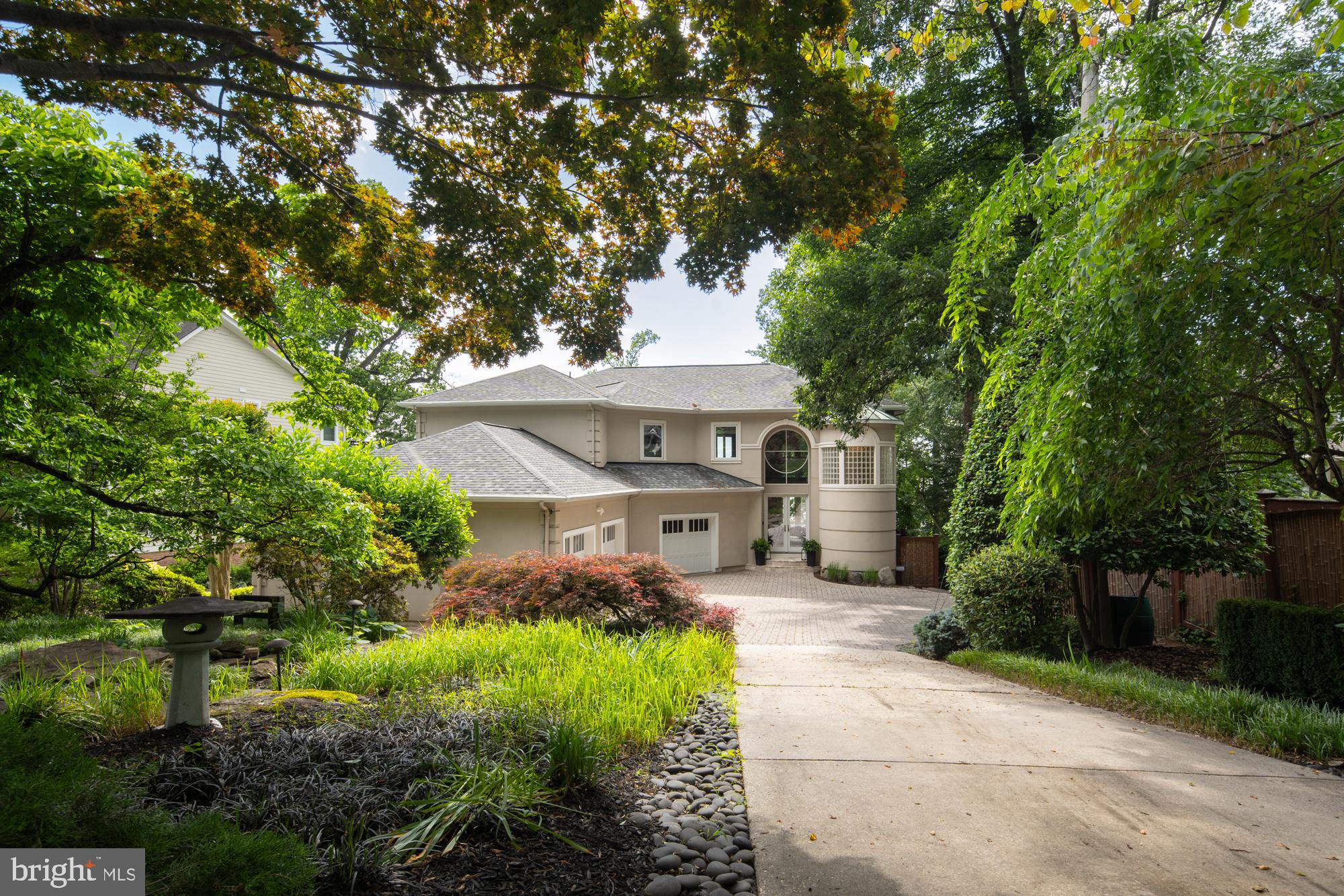 922 OLD COUNTY ROAD