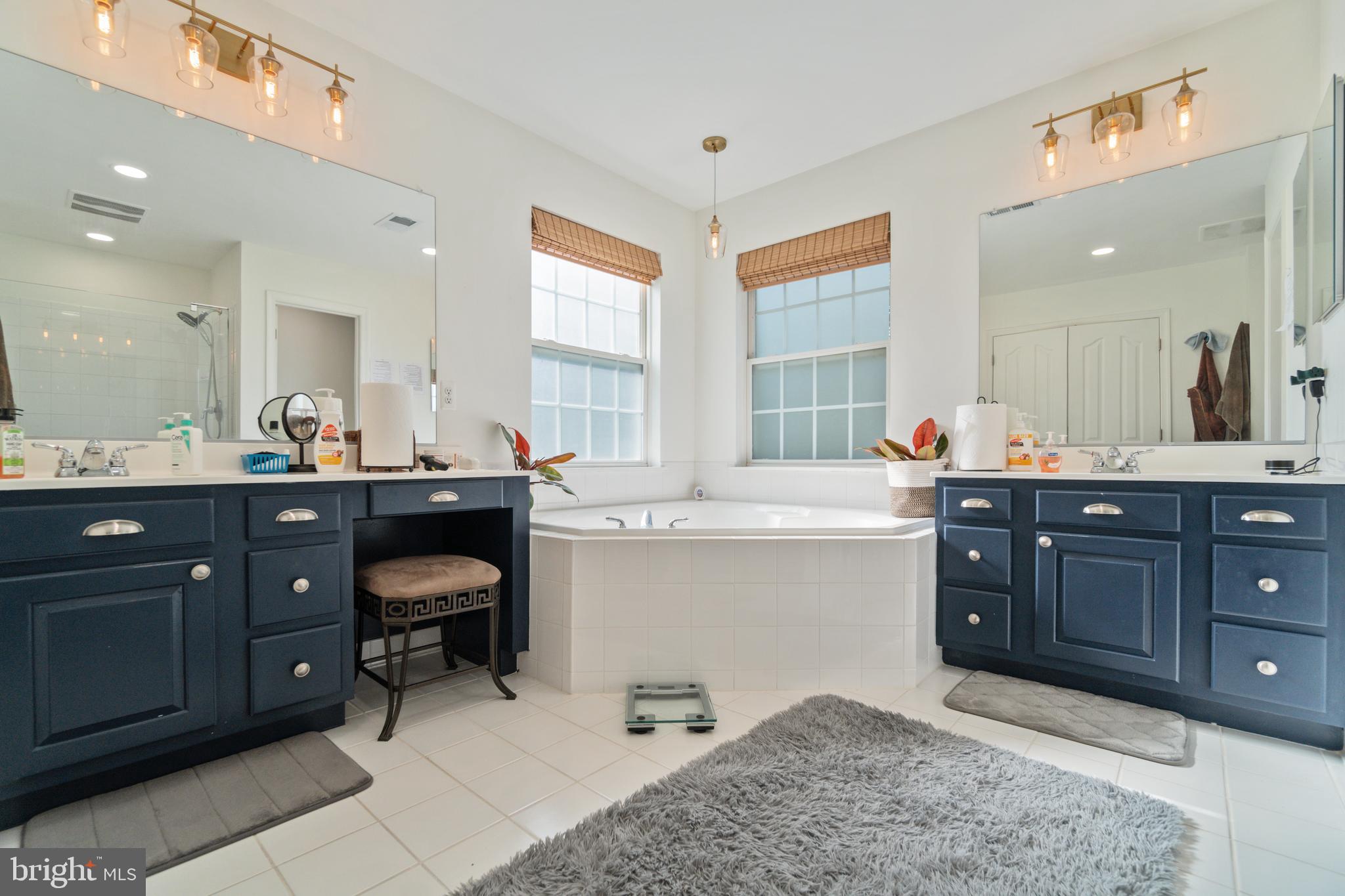 MANORWOOD - Residential