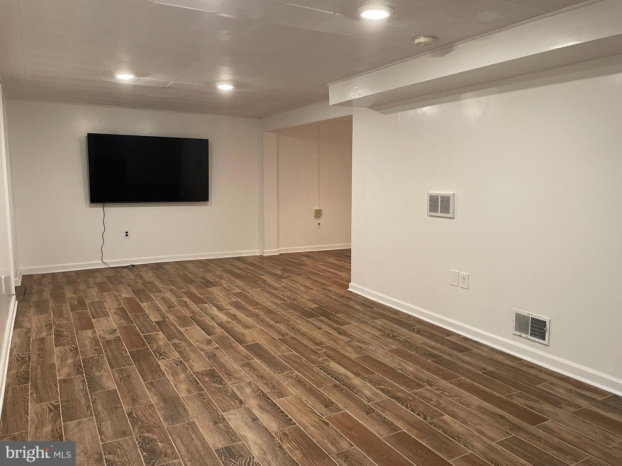 GREEN VALLEY - Residential Lease