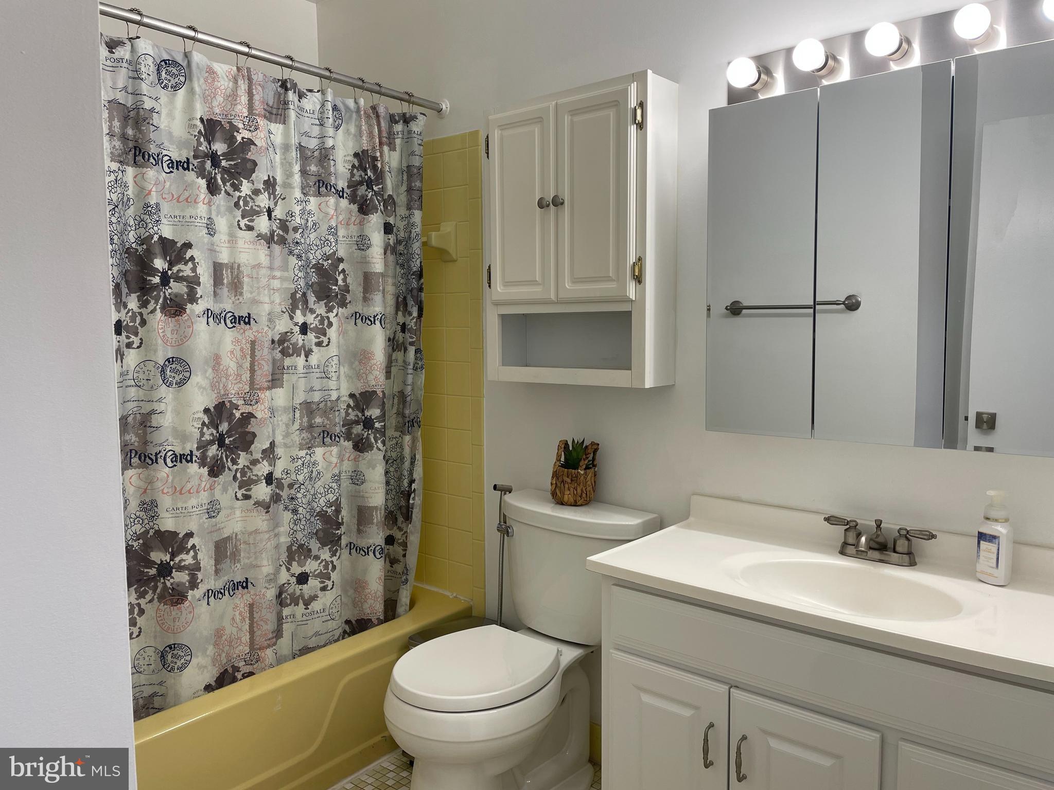 GREEN VALLEY - Residential Lease