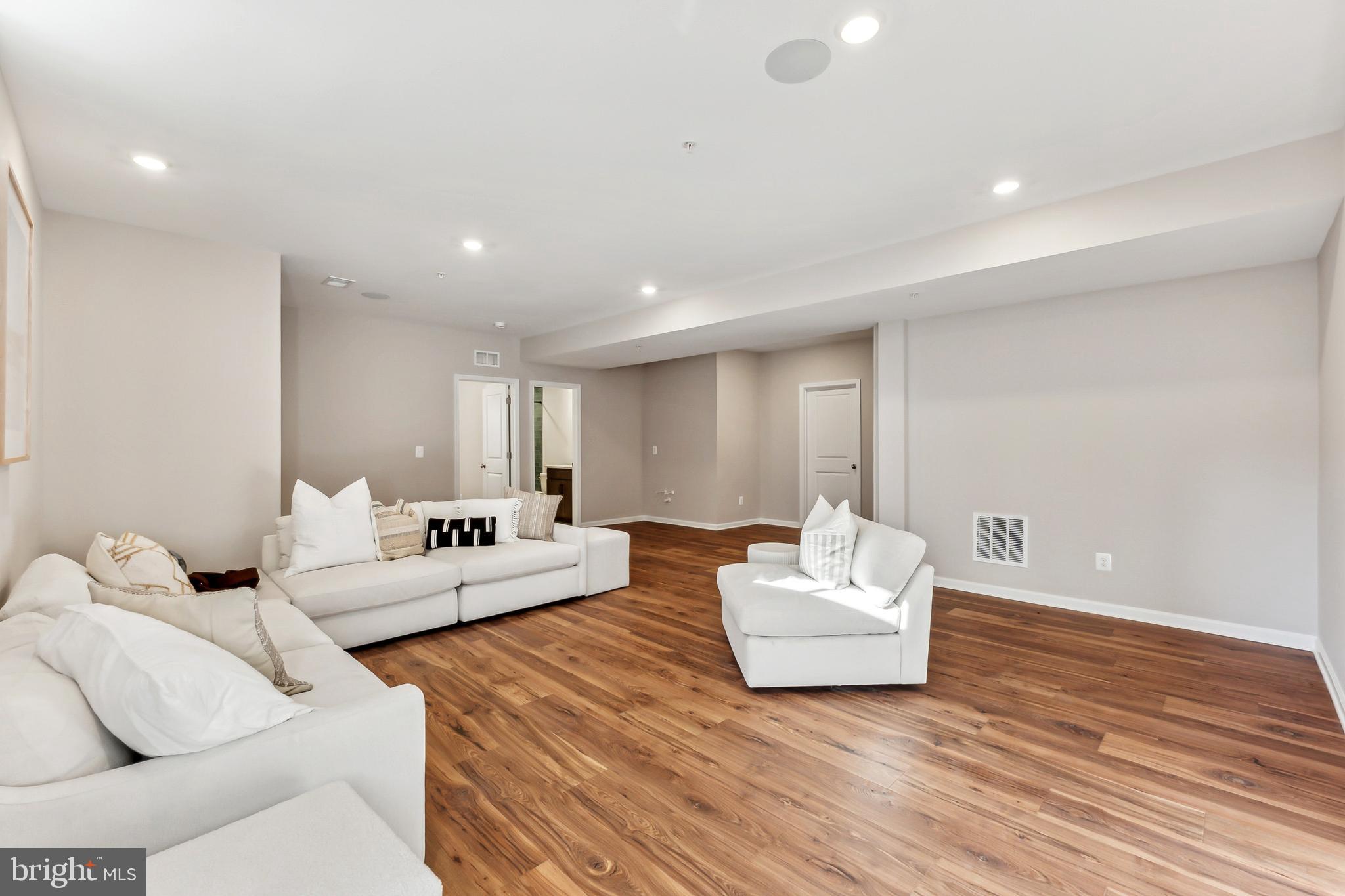 SCOTLAND HEIGHTS - Residential