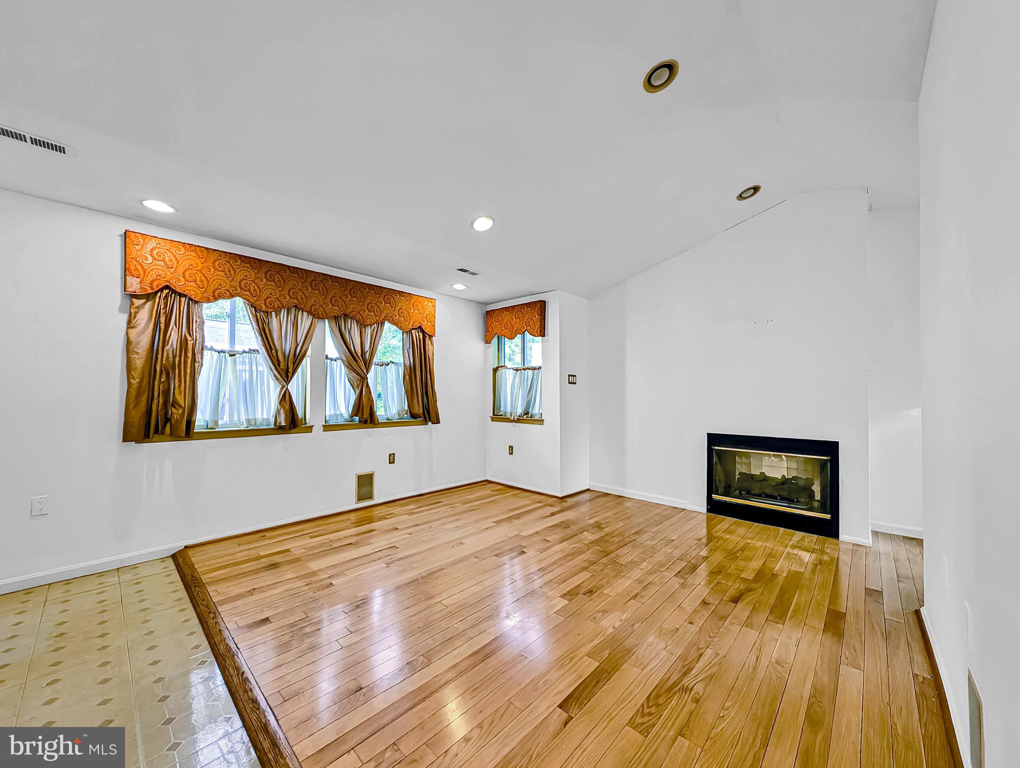 OAKVIEW - Residential Lease