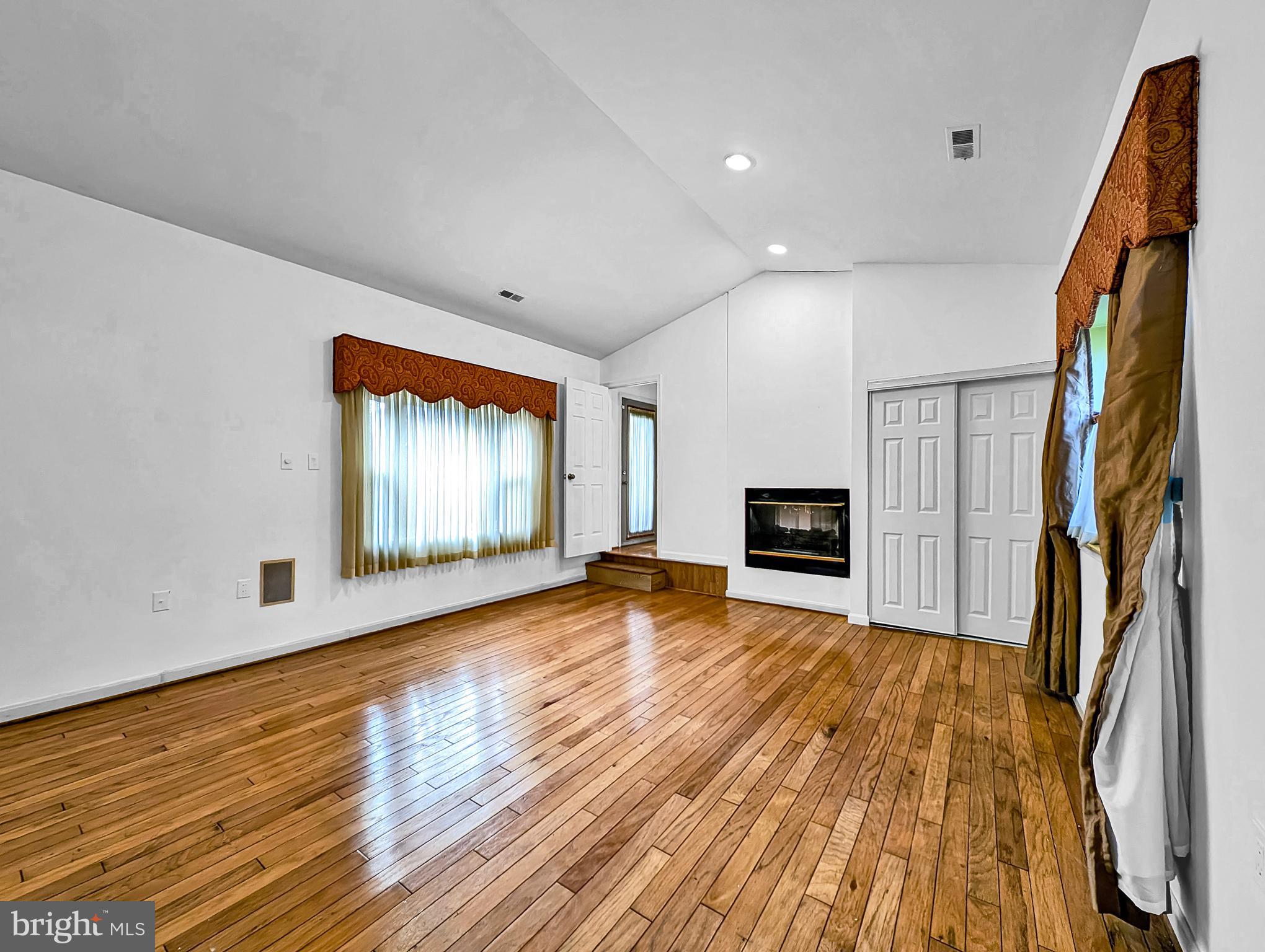 OAKVIEW - Residential Lease