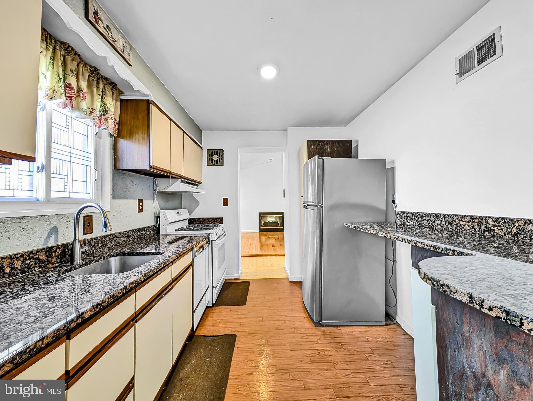 OAKVIEW - Residential Lease