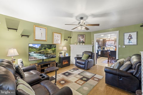 Townhouse For Sale - 7017 Radbourne Road<br/> UPPER DARBY, PA 19082